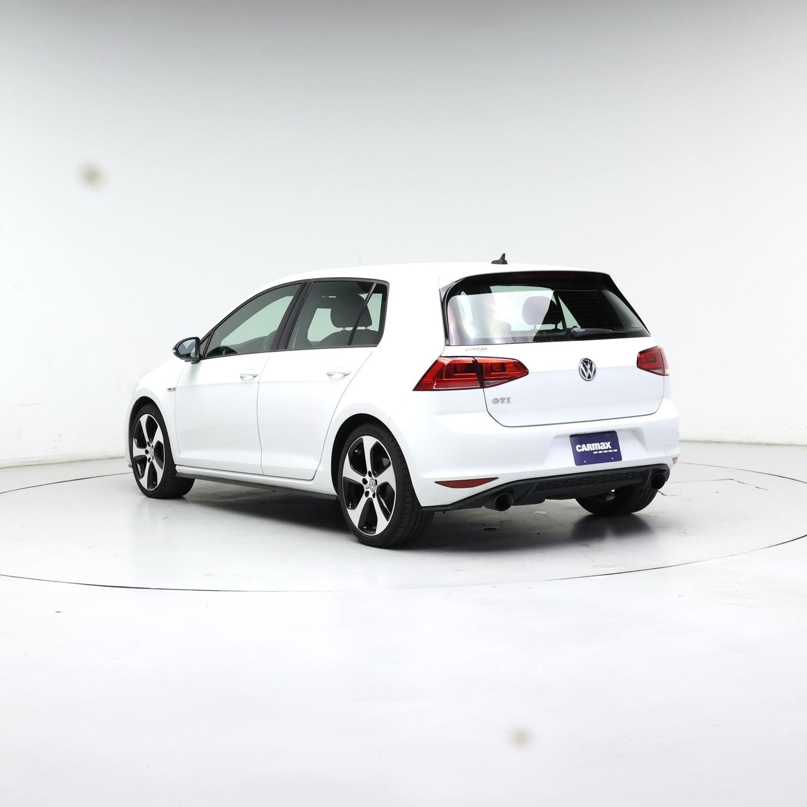 Thumbnail: 2017 Volkswagen Golf - 2