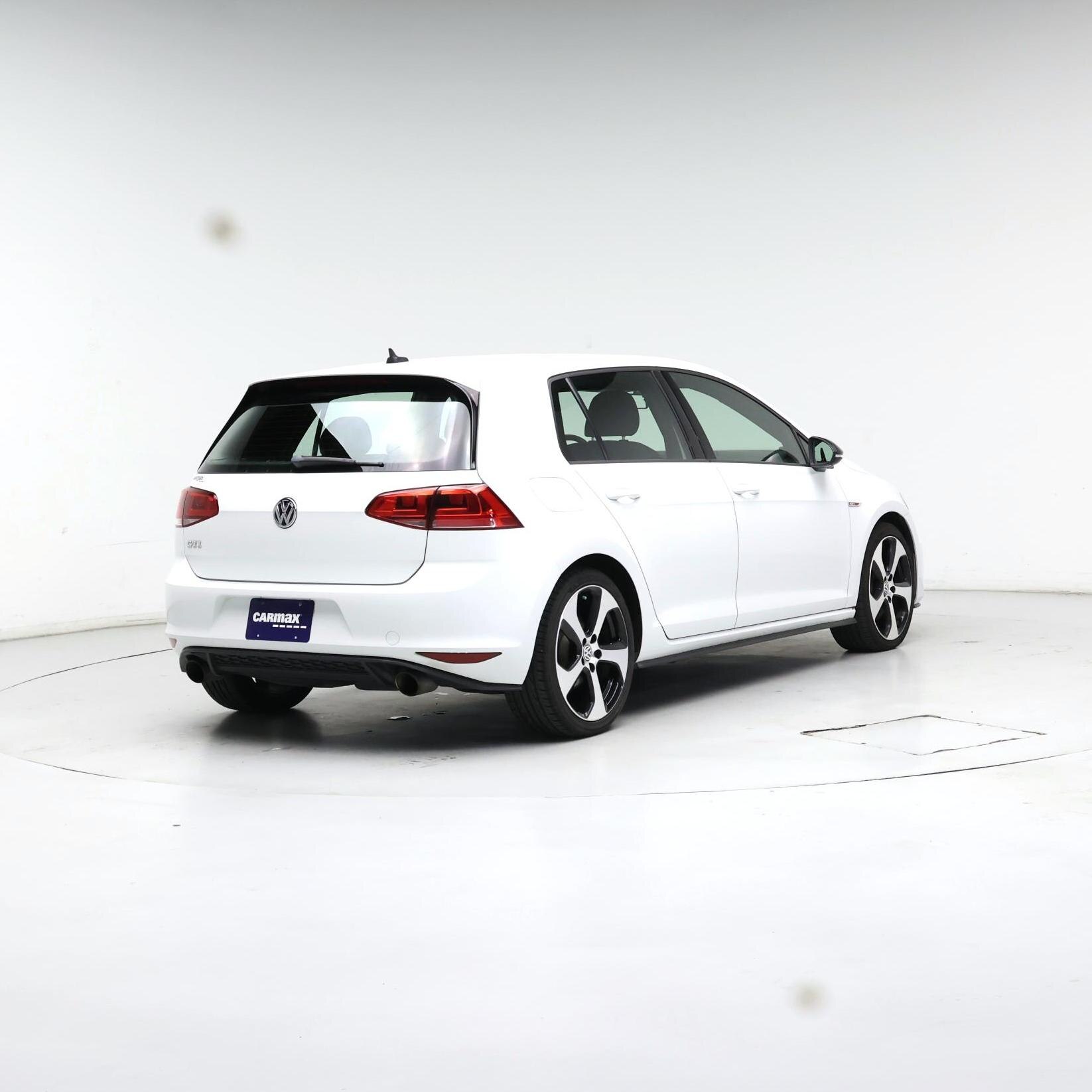 Thumbnail: 2017 Volkswagen Golf - 8