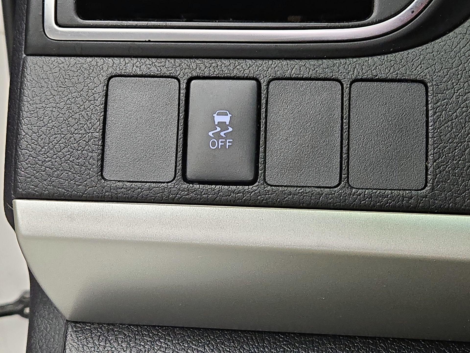 Thumbnail: 2017 Toyota Camry - 13