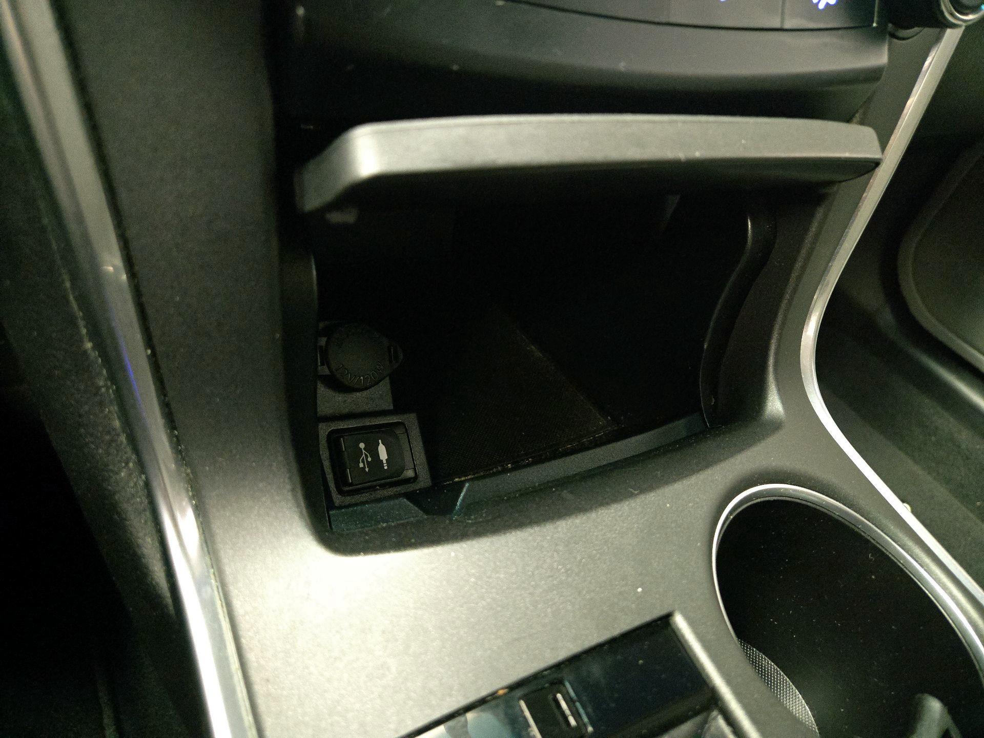 Thumbnail: 2017 Toyota Camry - 18