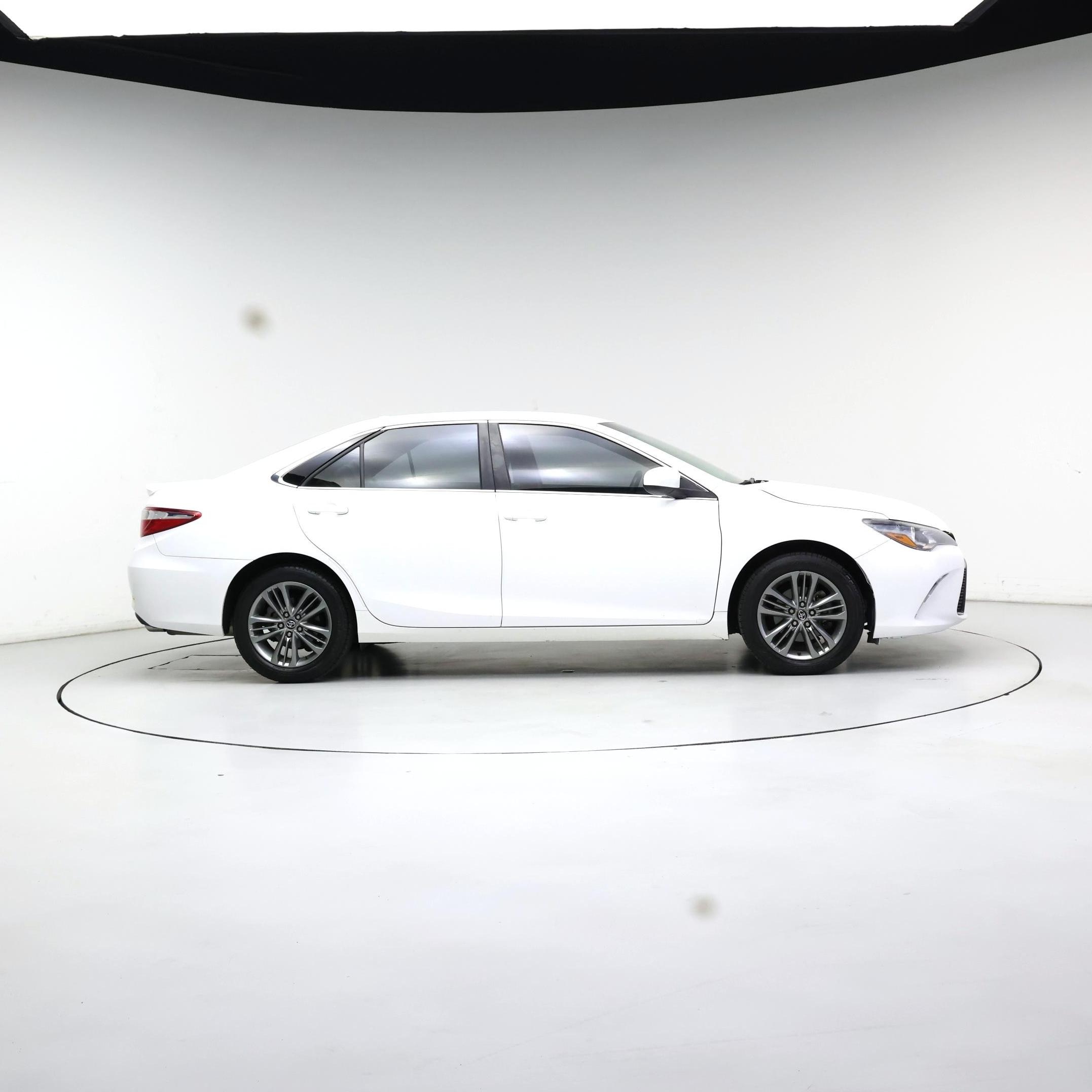 Thumbnail: 2017 Toyota Camry - 7