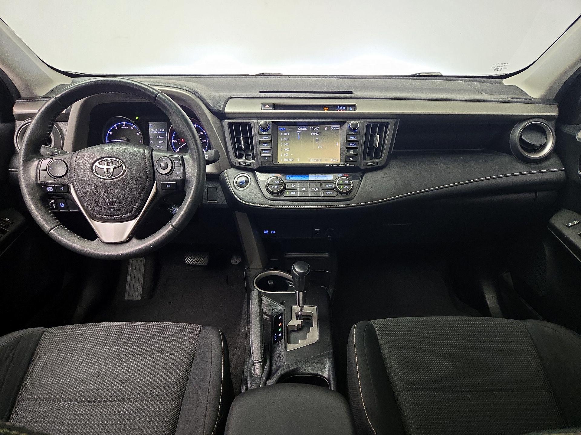 Thumbnail: 2017 Toyota RAV4 - 9