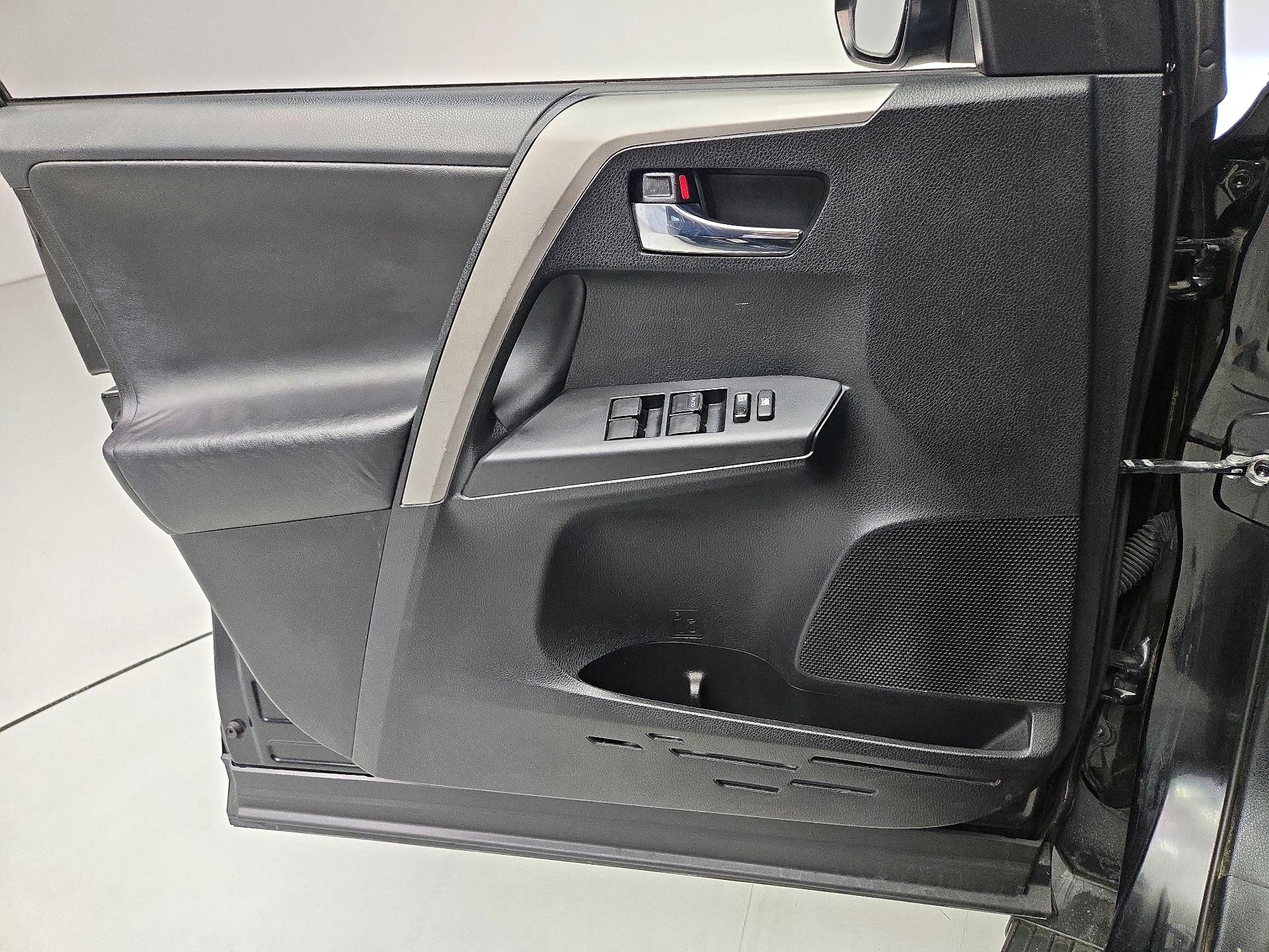 Thumbnail: 2017 Toyota RAV4 - 12