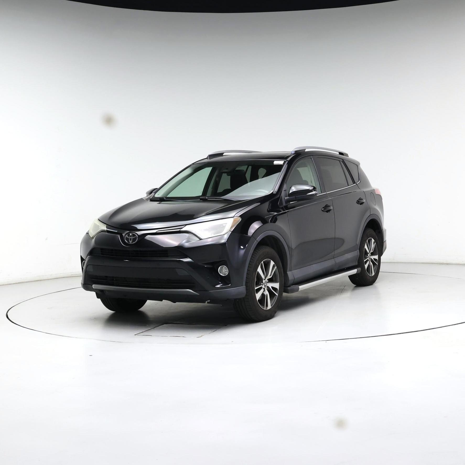 Thumbnail: 2017 Toyota RAV4 - 4