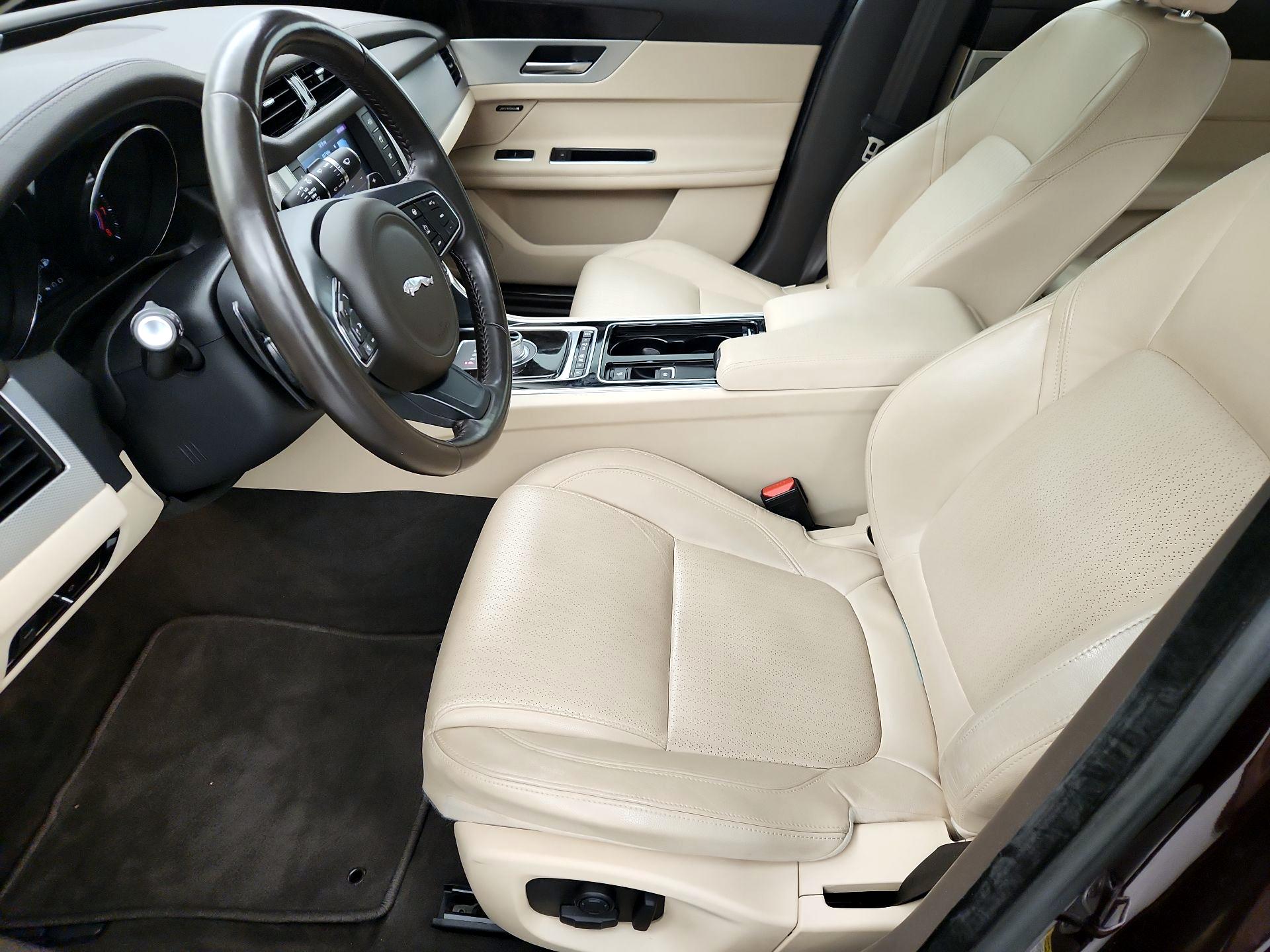 Thumbnail: 2016 Jaguar XF - 11