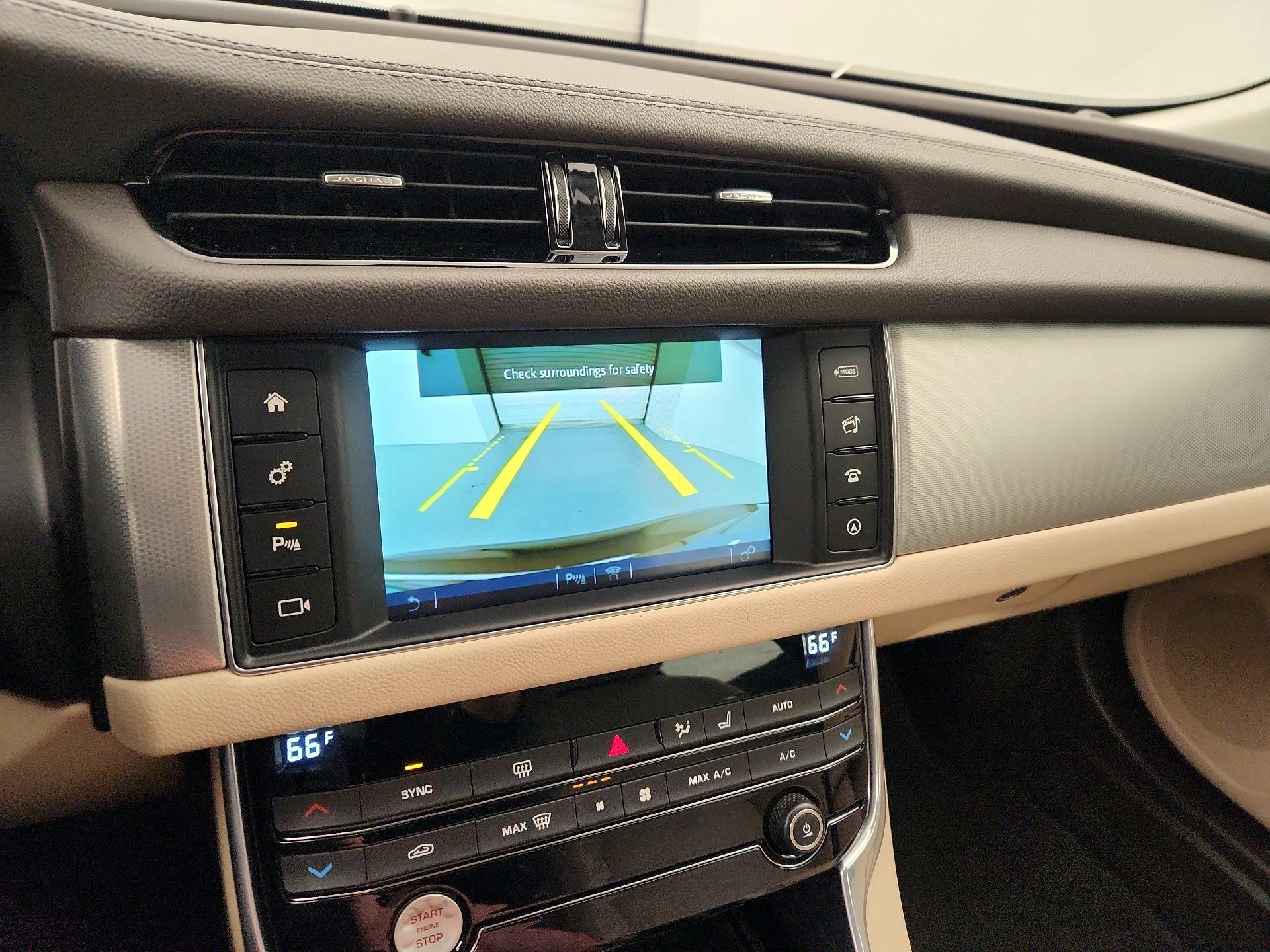 Thumbnail: 2016 Jaguar XF - 14