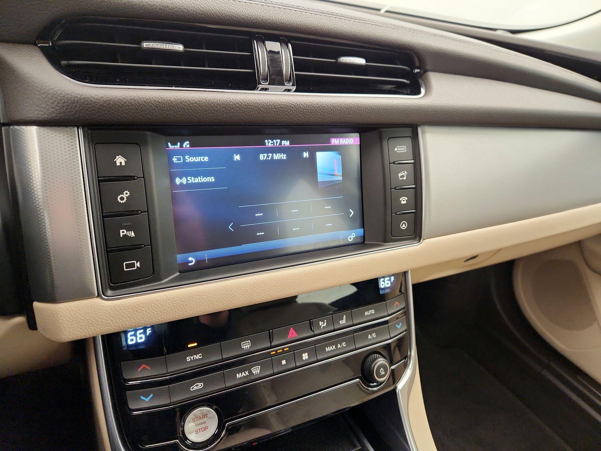 Thumbnail: 2016 Jaguar XF - 15