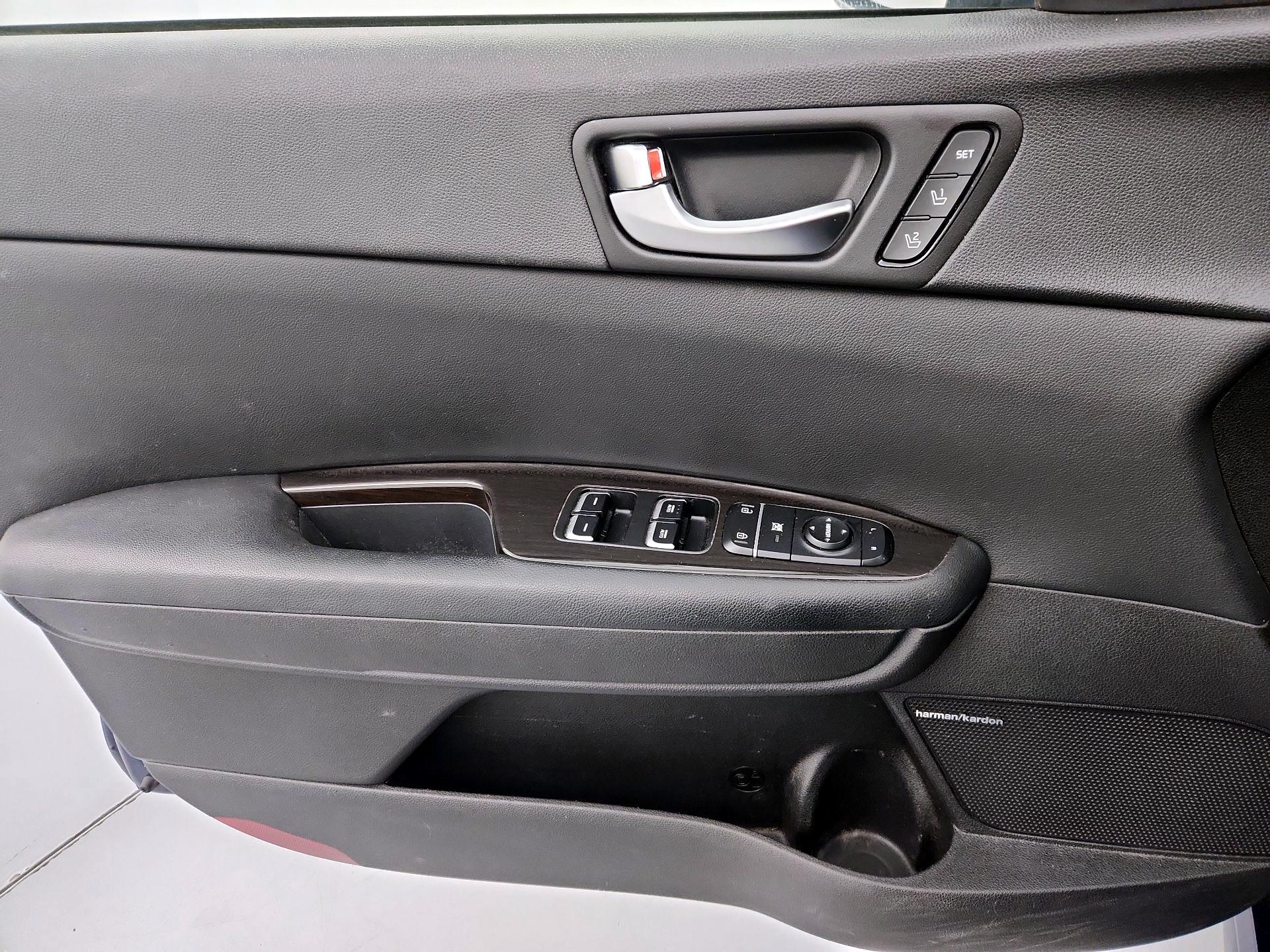 Thumbnail: 2019 Kia Optima - 12
