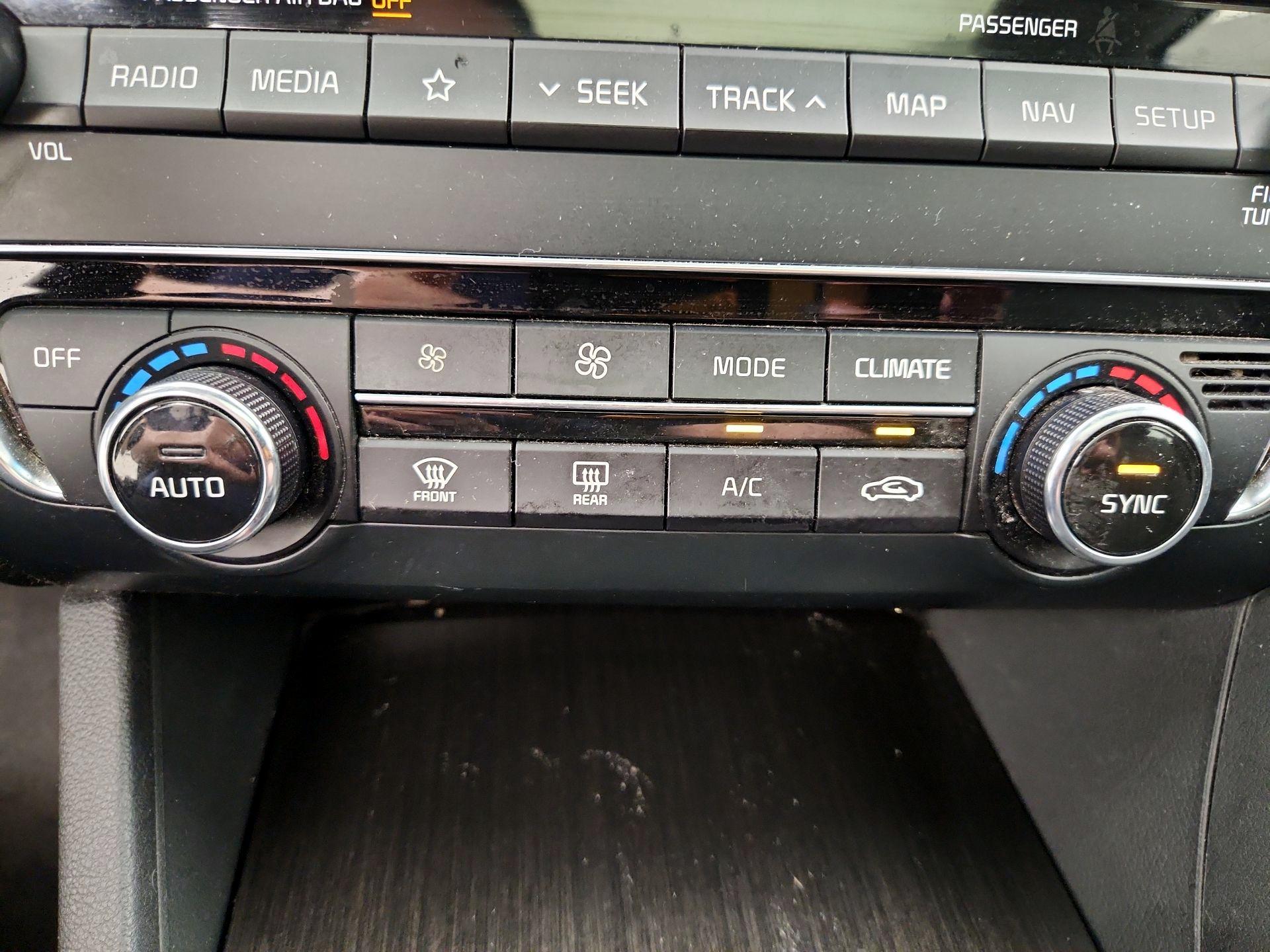Thumbnail: 2019 Kia Optima - 16