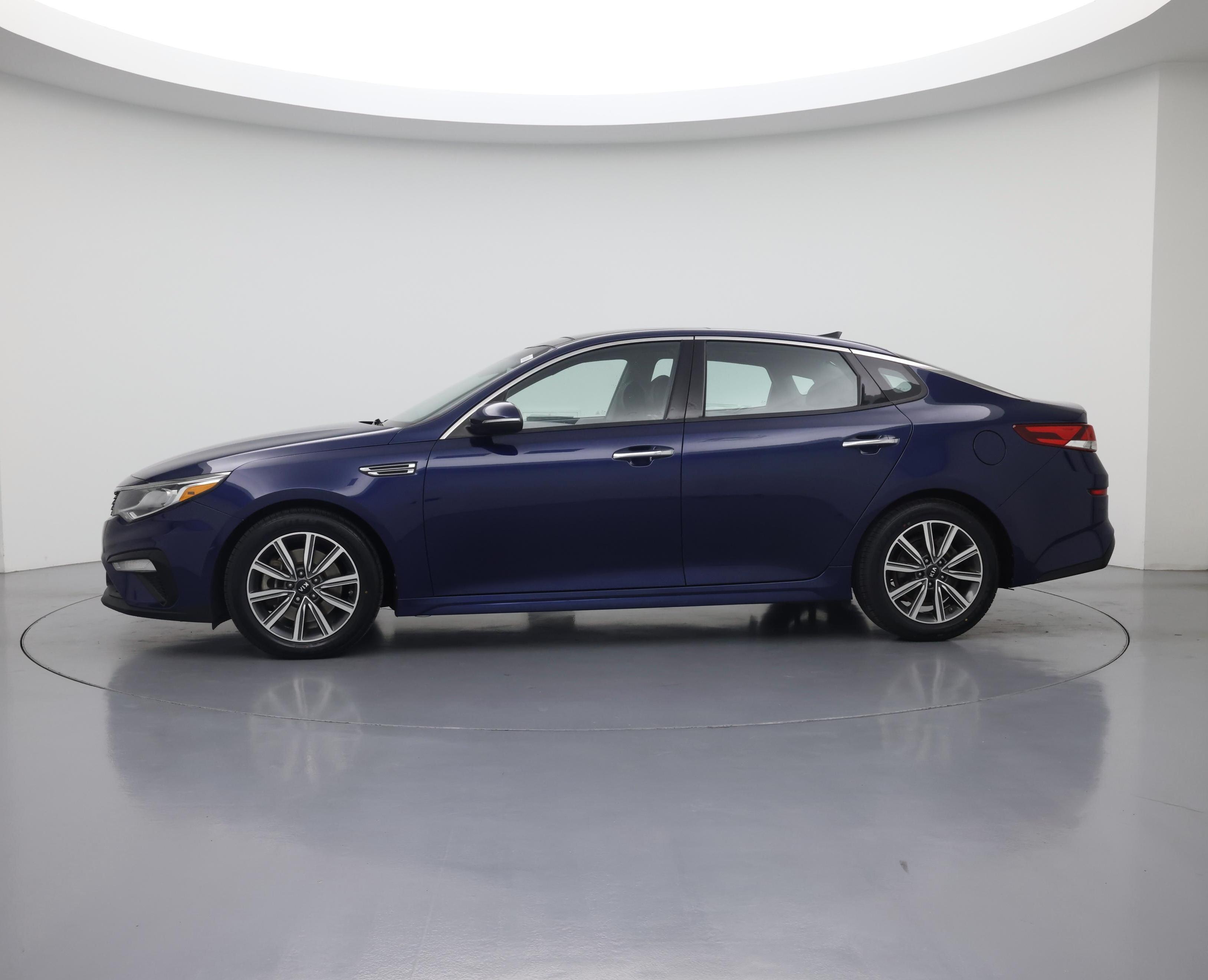Thumbnail: 2019 Kia Optima - 3