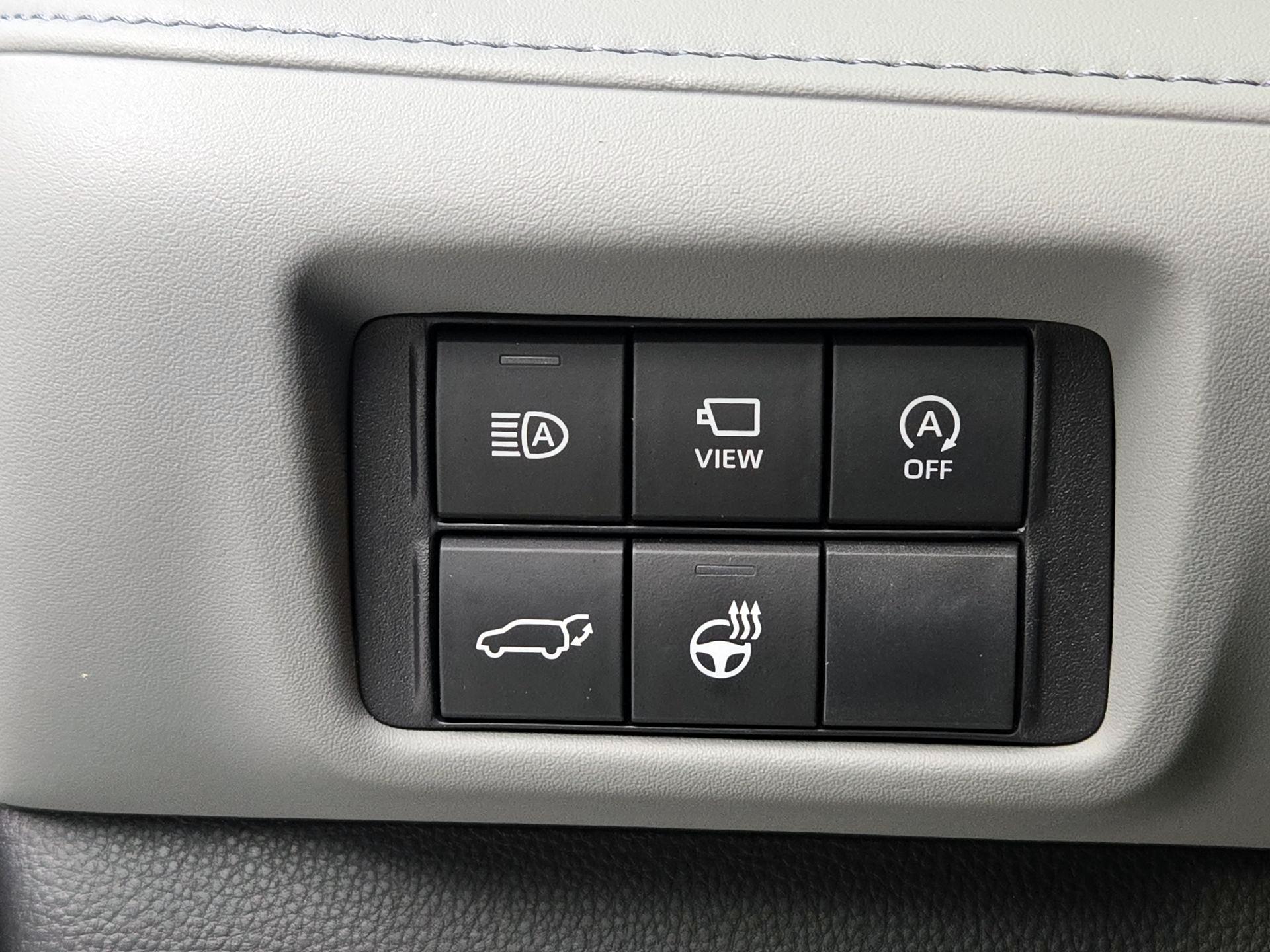 Thumbnail: 2023 Toyota Highlander - 13