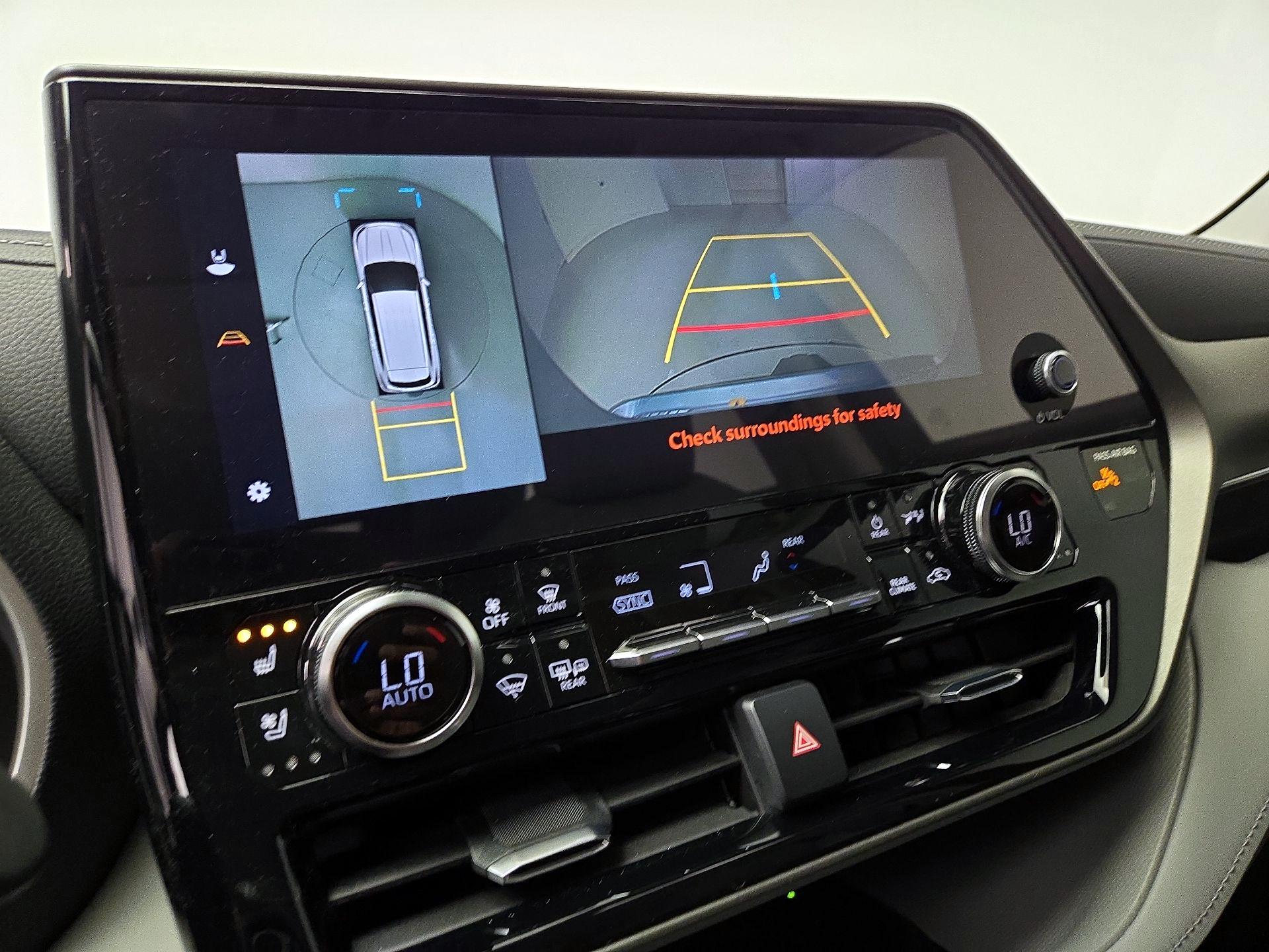 Thumbnail: 2023 Toyota Highlander - 14