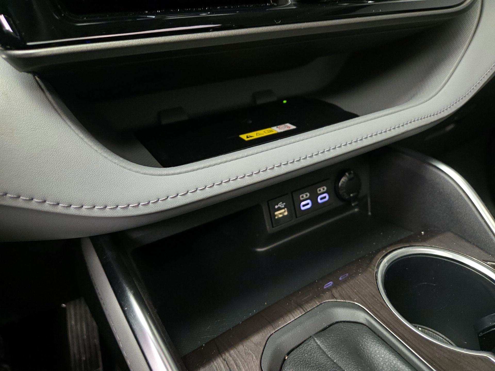 Thumbnail: 2023 Toyota Highlander - 18