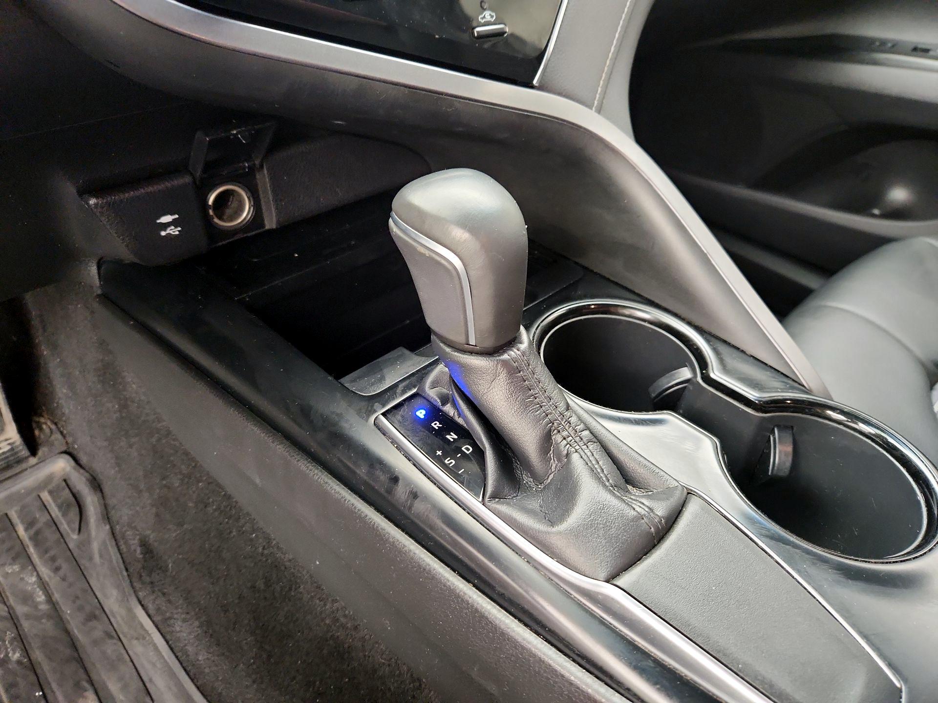 Thumbnail: 2018 Toyota Camry - 17