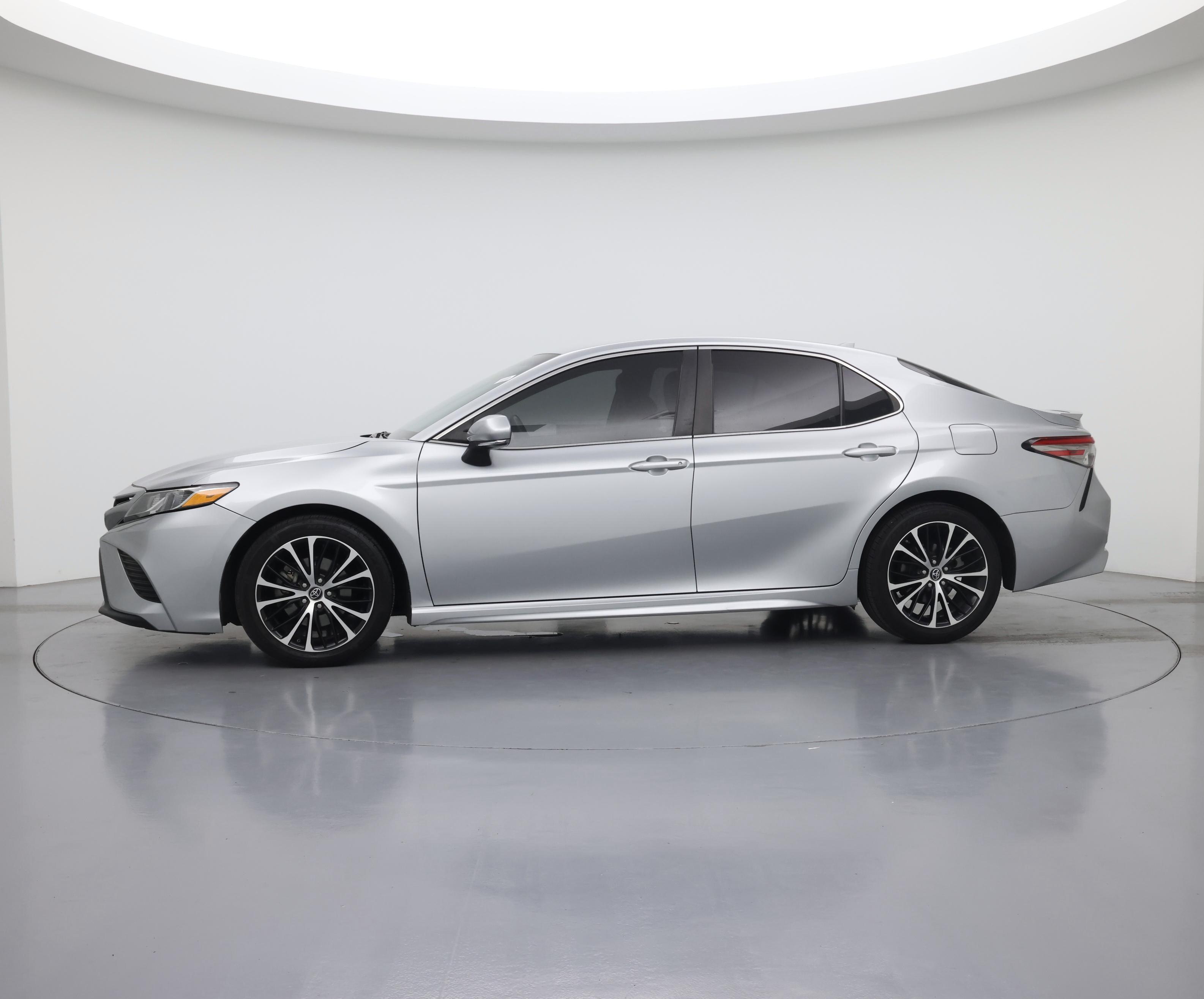 Thumbnail: 2018 Toyota Camry - 3