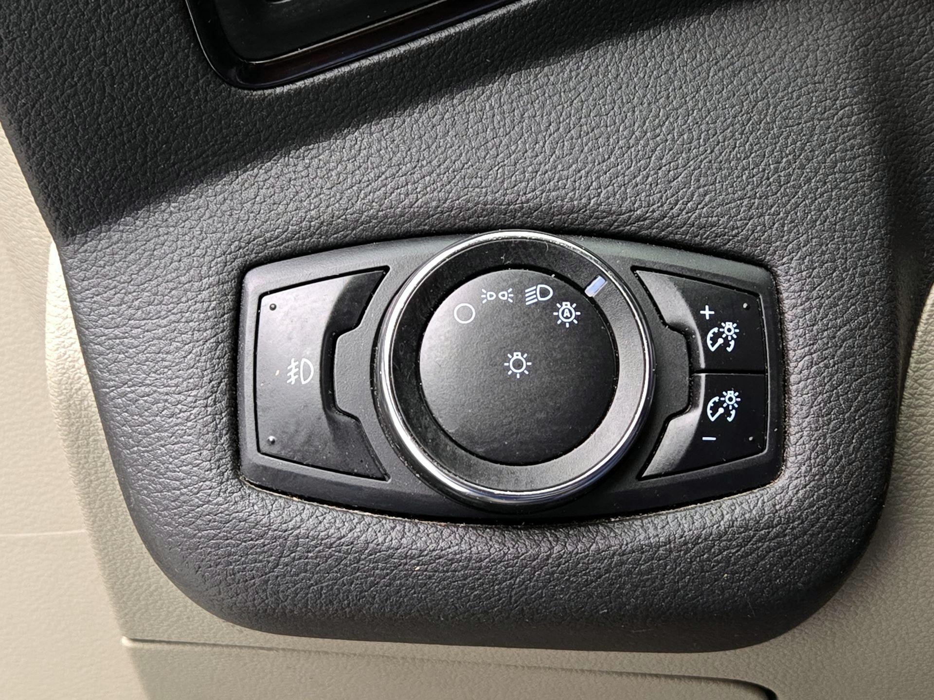Thumbnail: 2015 Ford Escape - 13