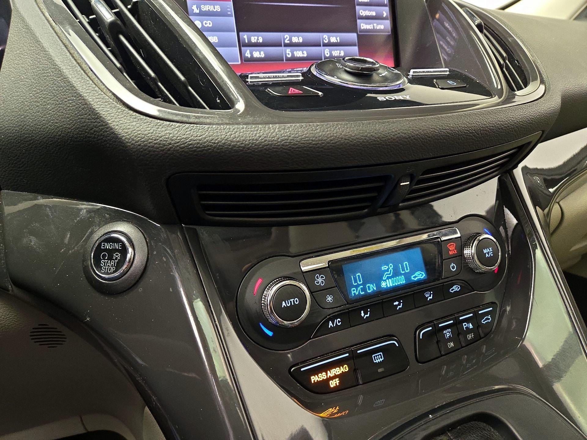 Thumbnail: 2015 Ford Escape - 17
