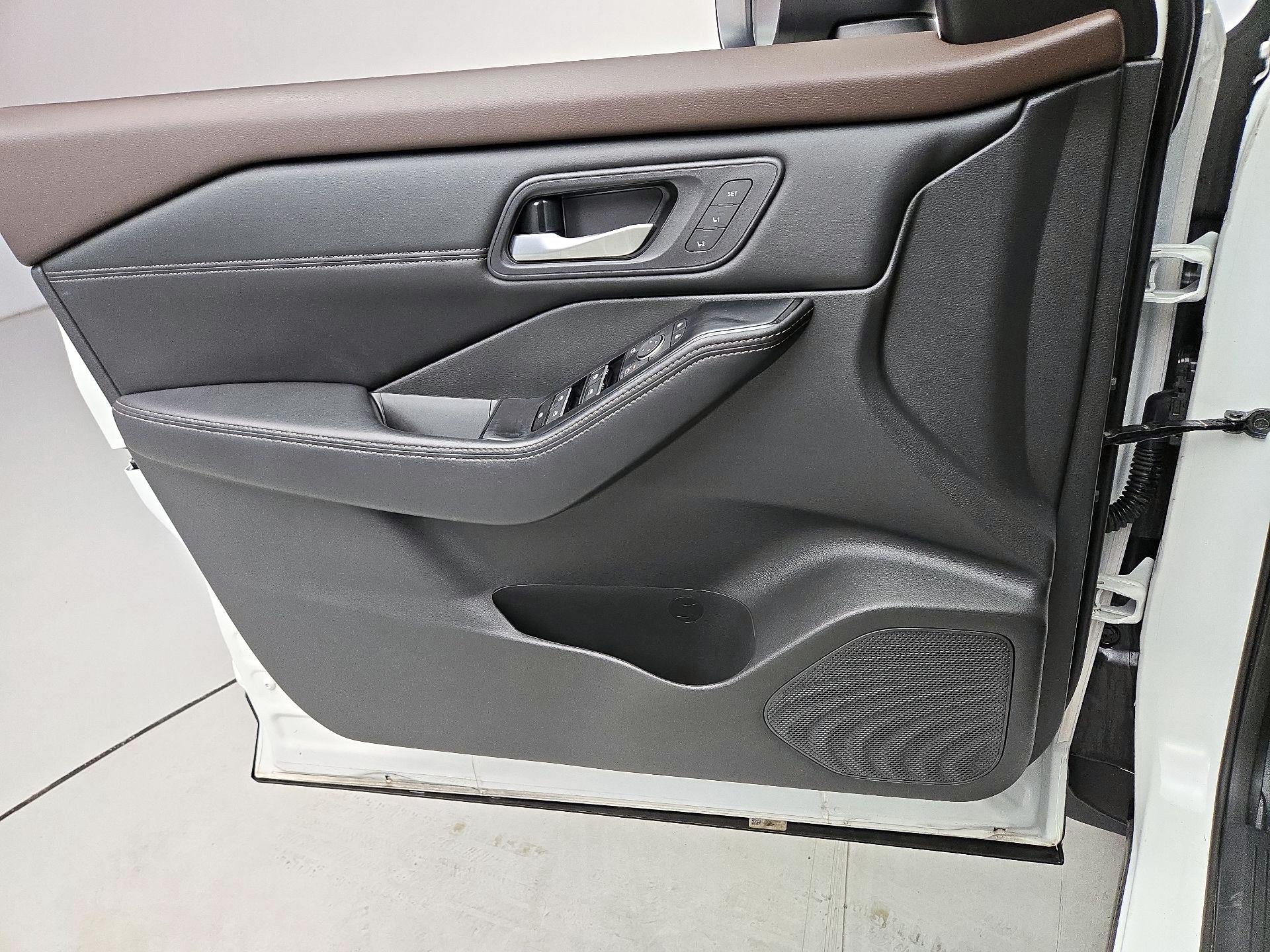 Thumbnail: 2023 Nissan Rogue - 12