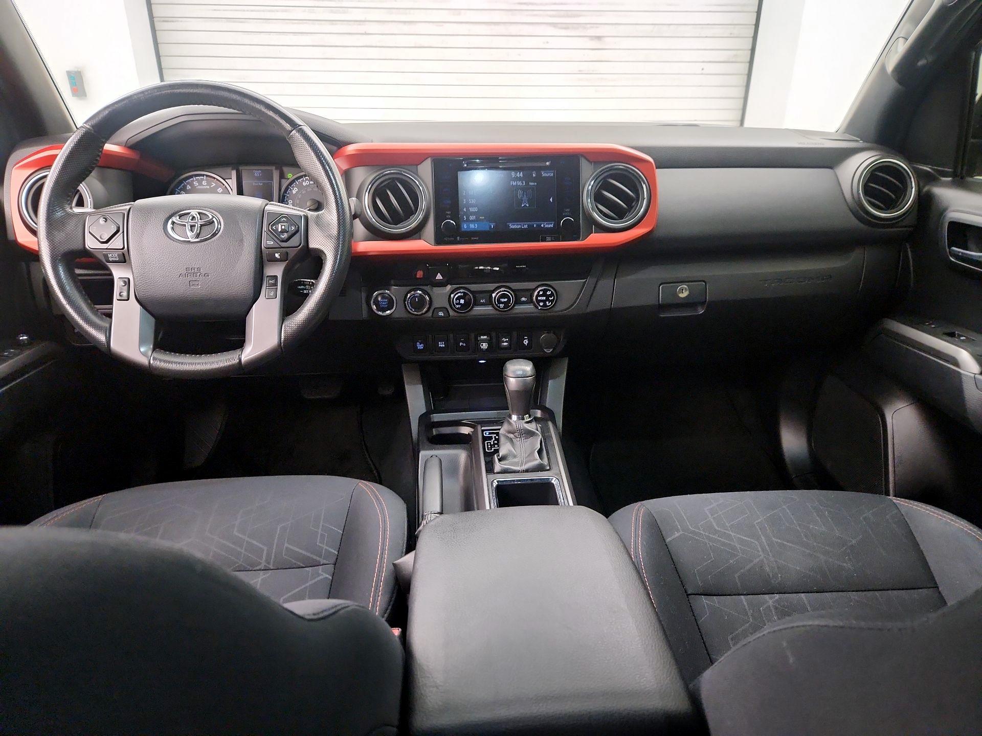 Thumbnail: 2018 Toyota Tacoma - 9