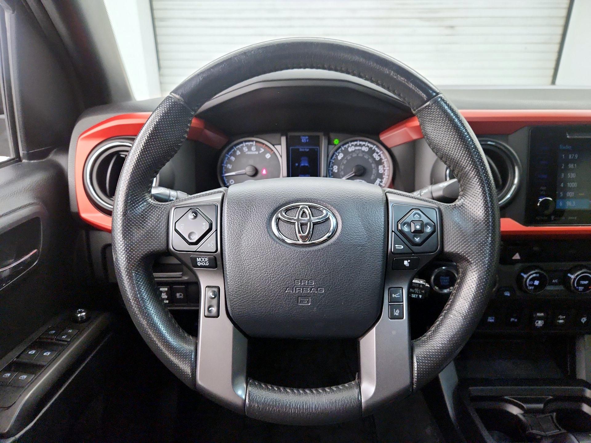 Thumbnail: 2018 Toyota Tacoma - 10