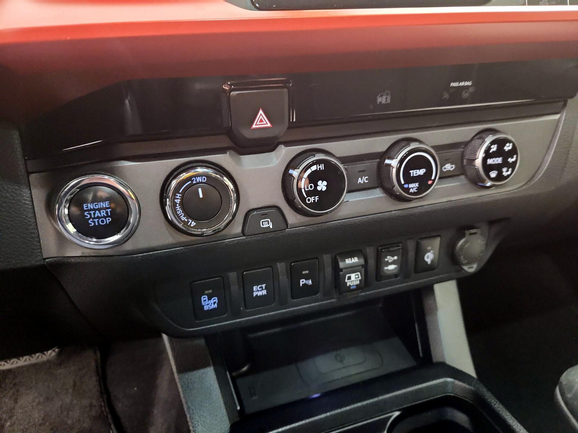 Thumbnail: 2018 Toyota Tacoma - 16