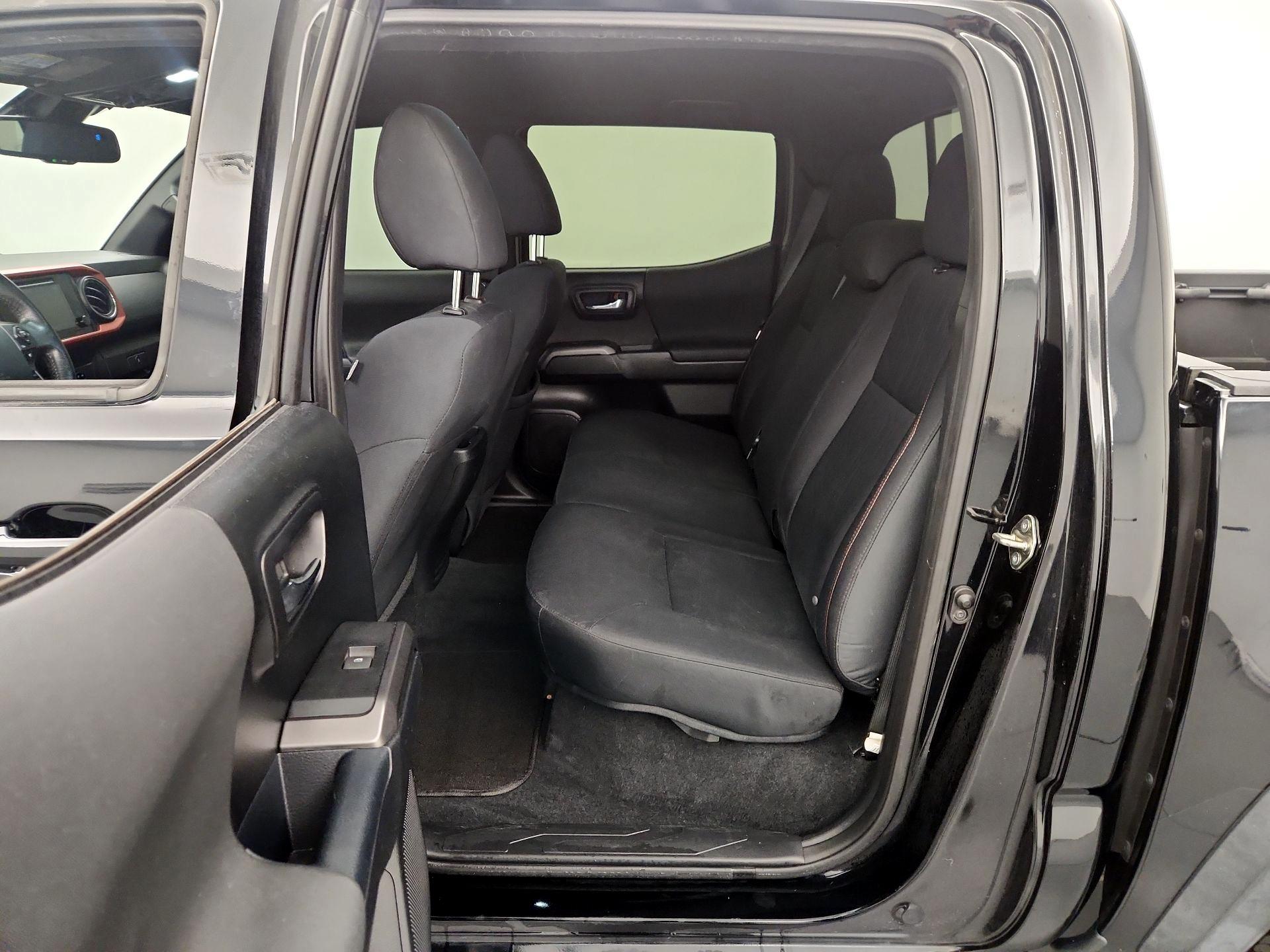 Thumbnail: 2018 Toyota Tacoma - 19