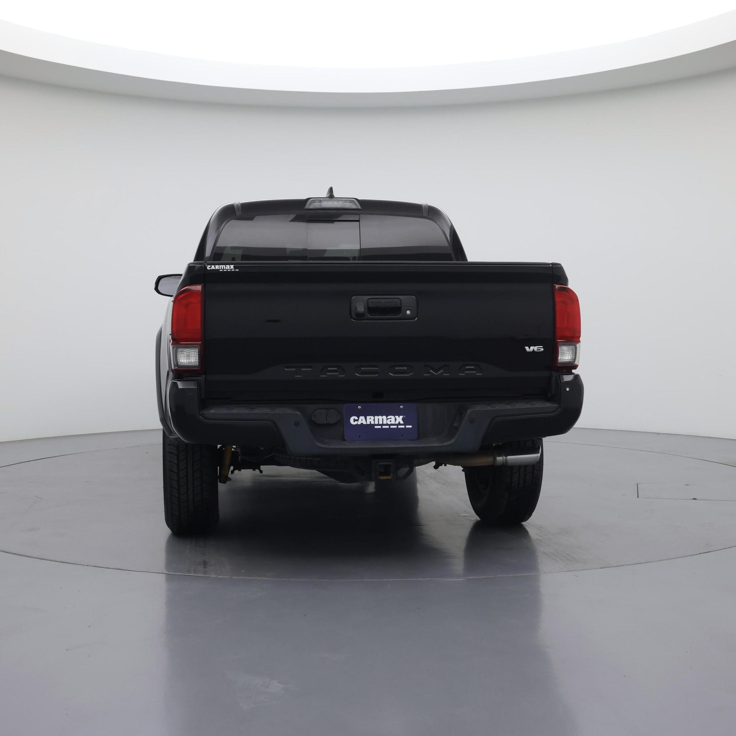 Thumbnail: 2018 Toyota Tacoma - 6