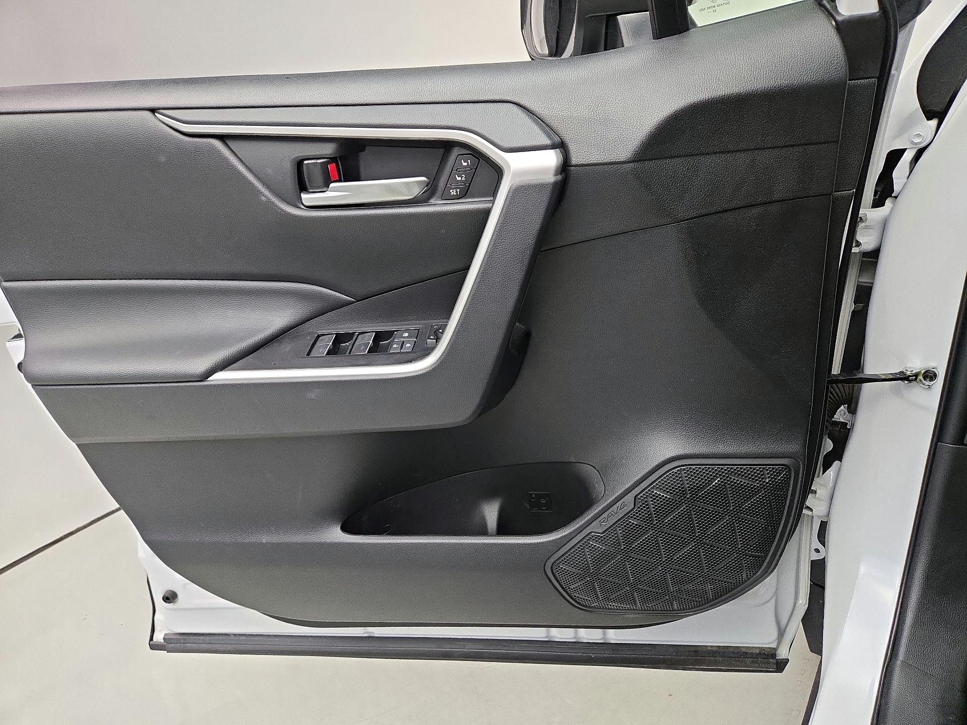 Thumbnail: 2023 Toyota RAV4 - 12