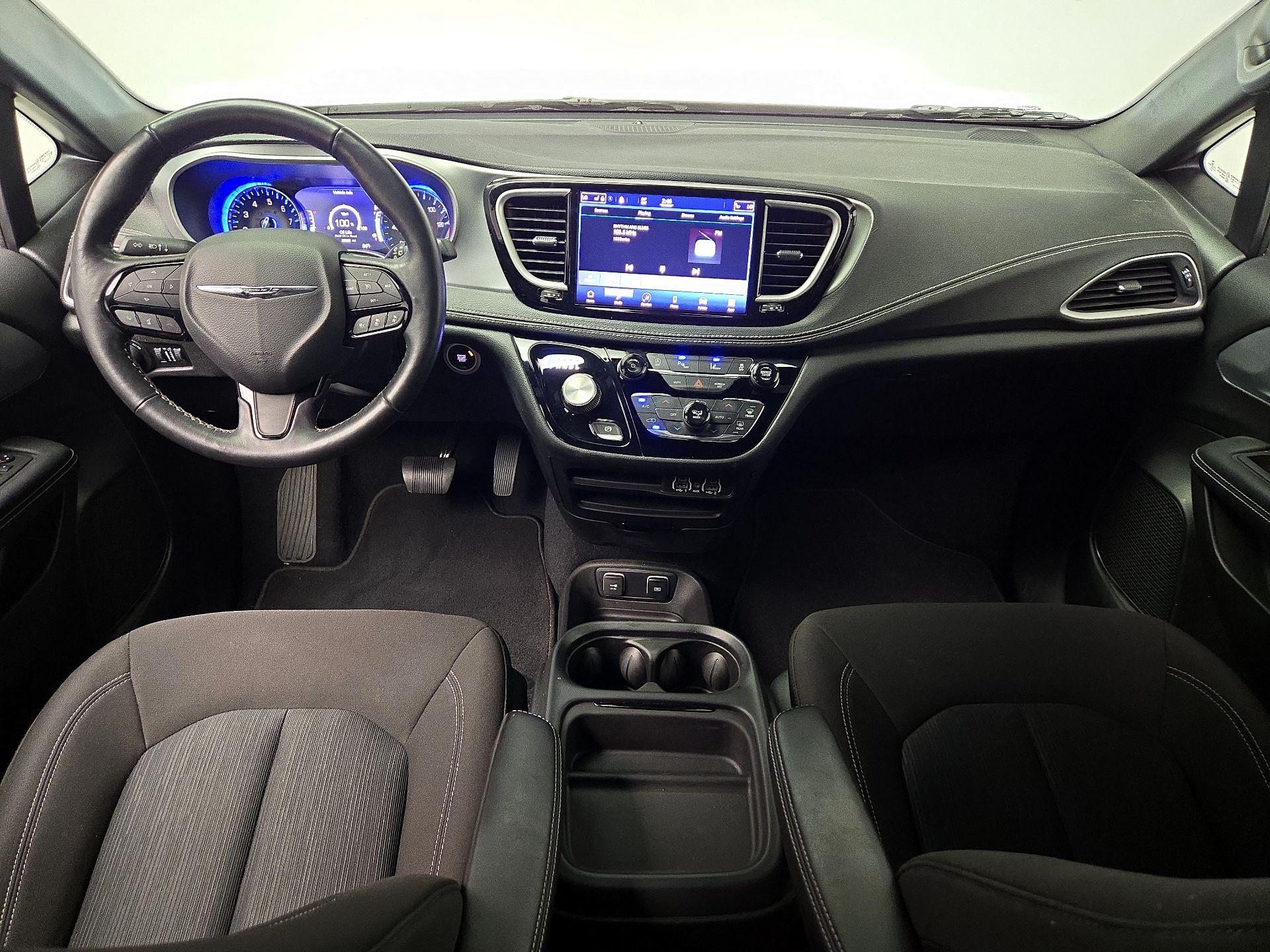 Thumbnail: 2021 Chrysler Pacifica - 9