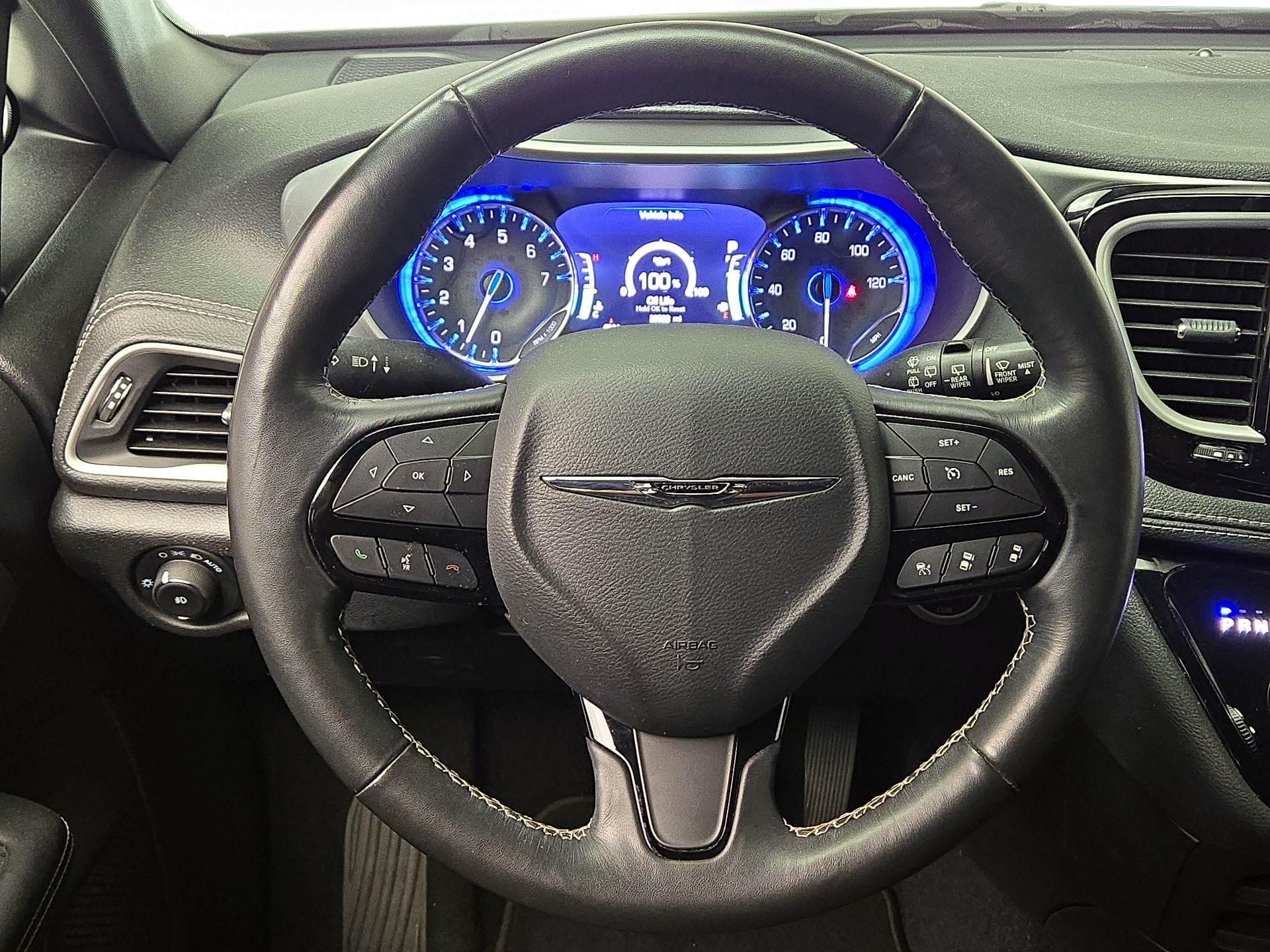 Thumbnail: 2021 Chrysler Pacifica - 10