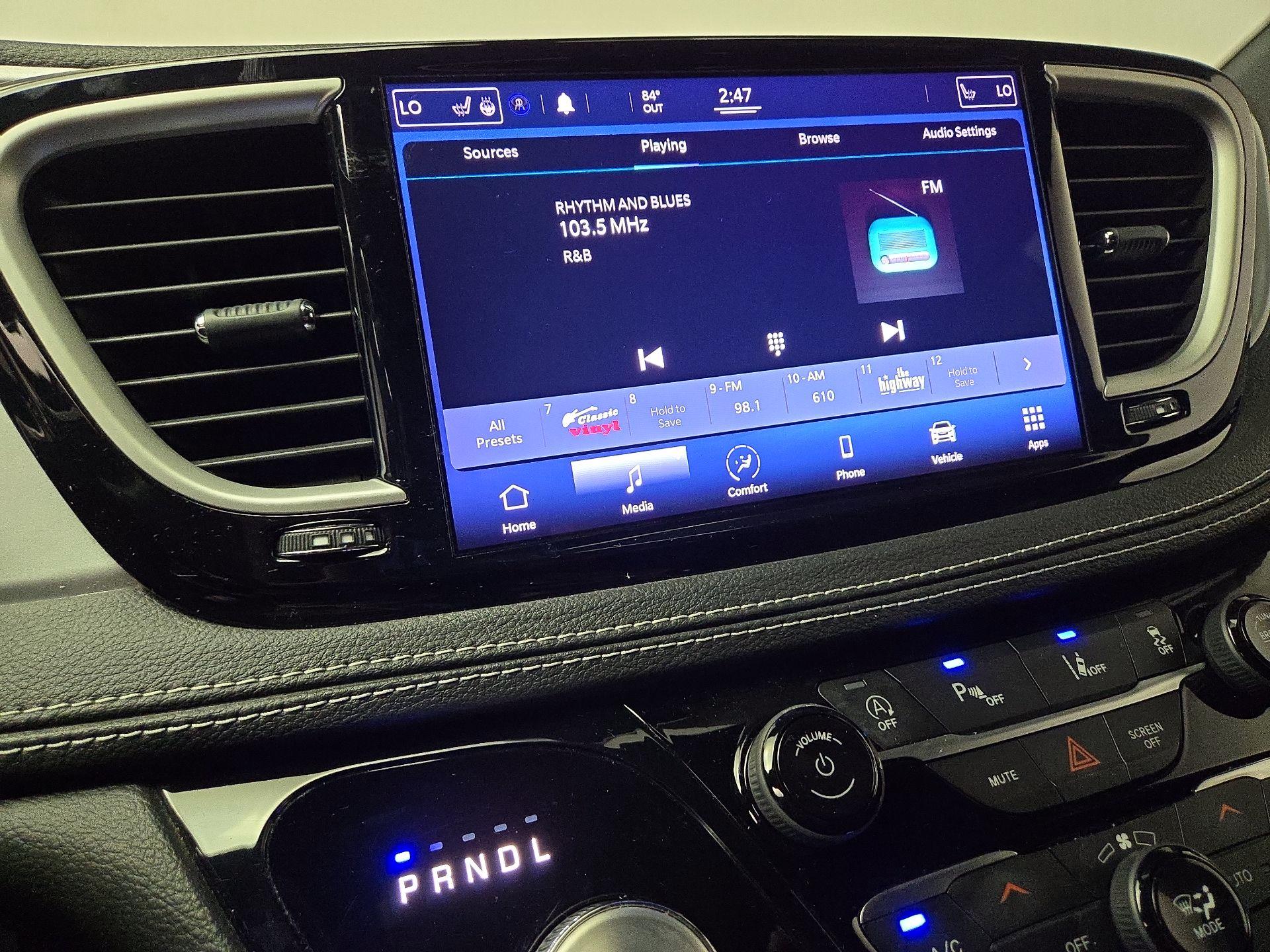 Thumbnail: 2021 Chrysler Pacifica - 15