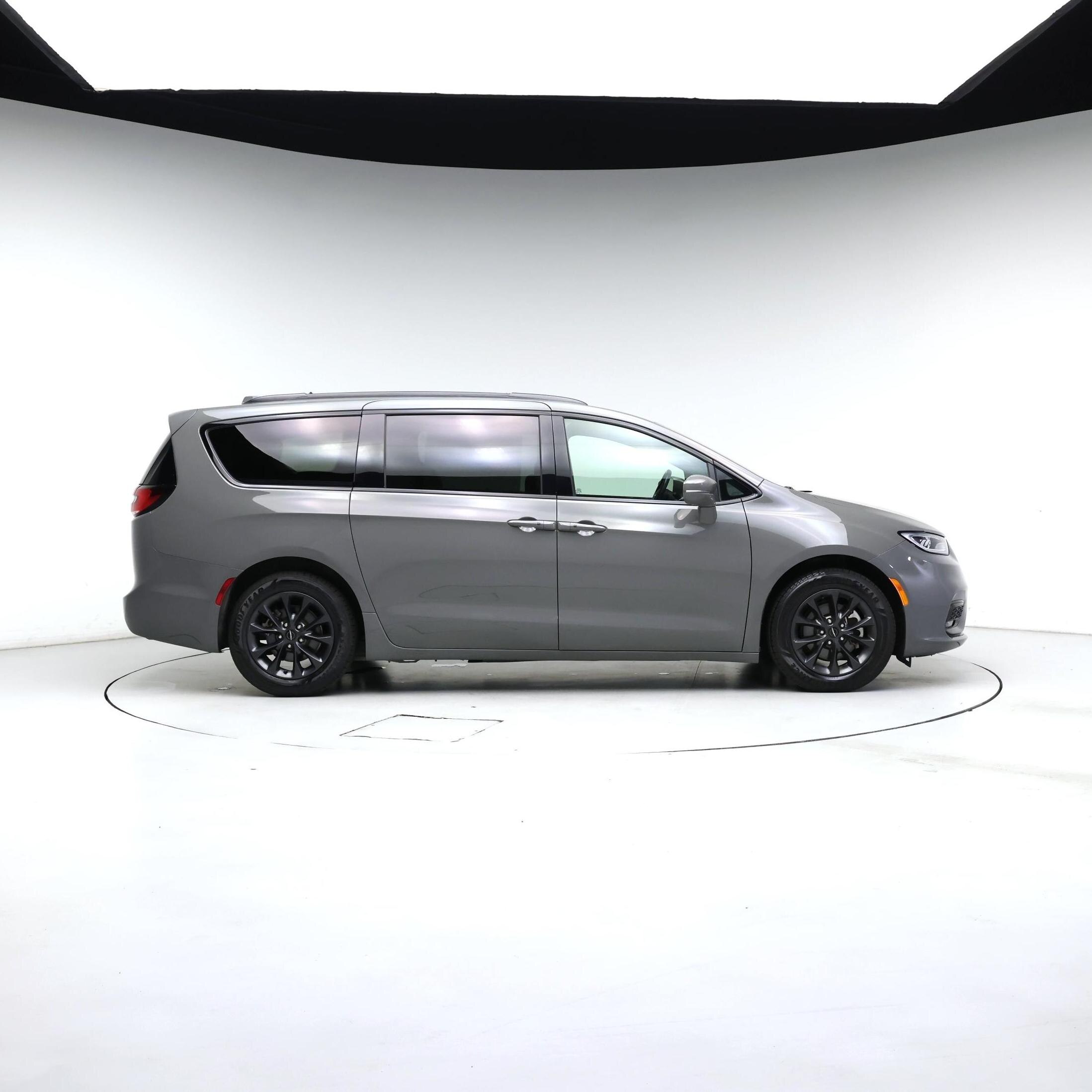 Thumbnail: 2021 Chrysler Pacifica - 7