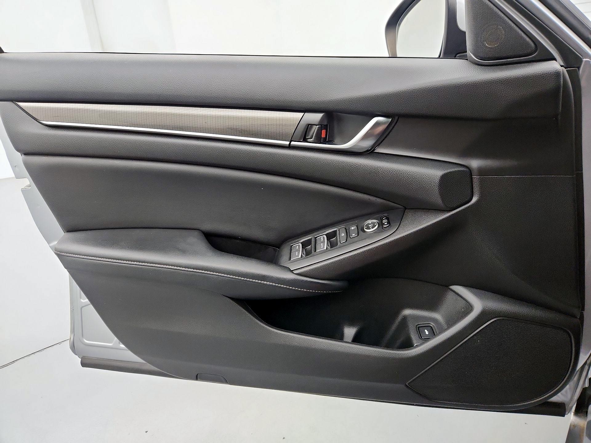 Thumbnail: 2018 Honda Accord - 12
