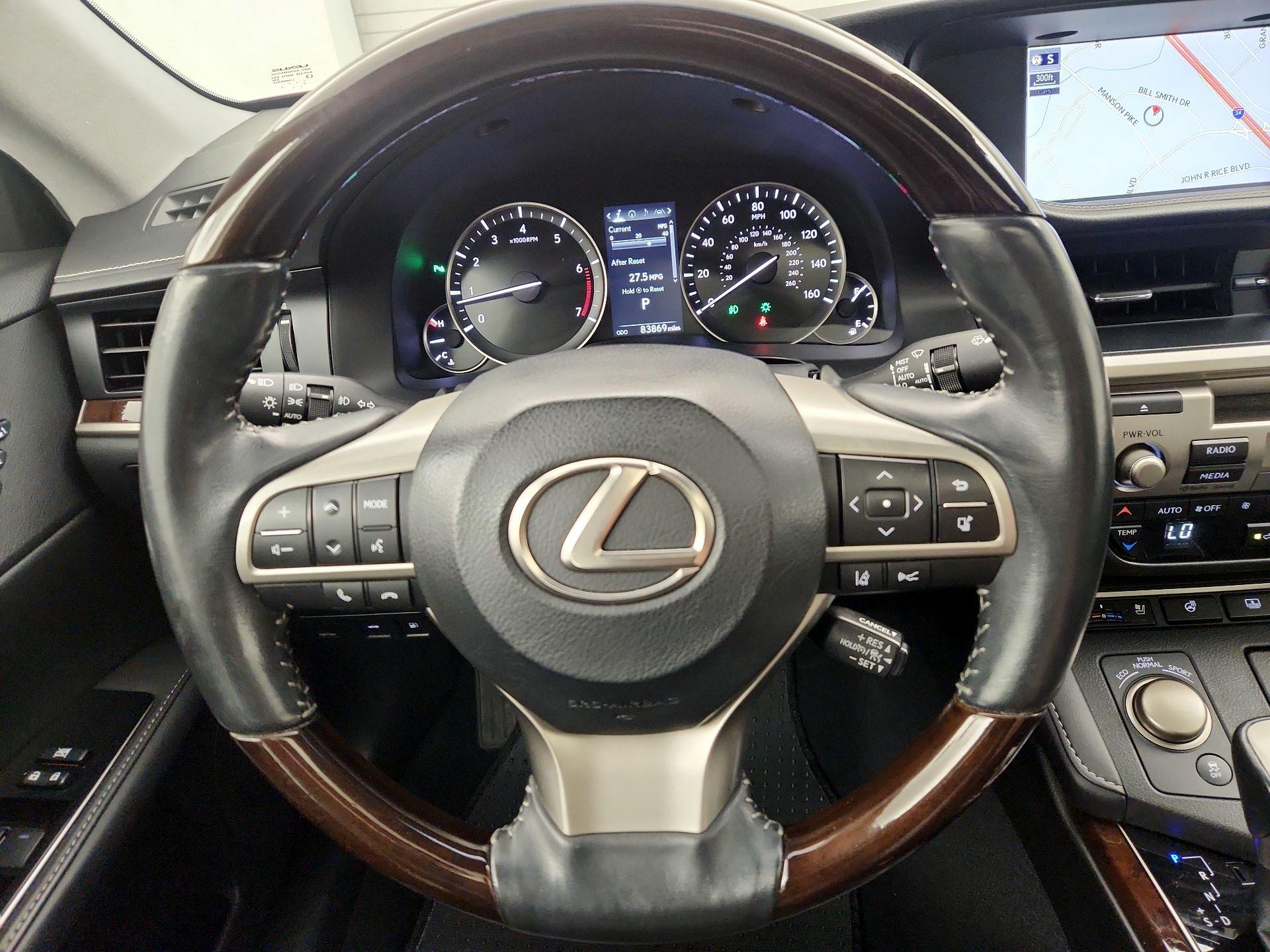 Thumbnail: 2018 Lexus ES - 10