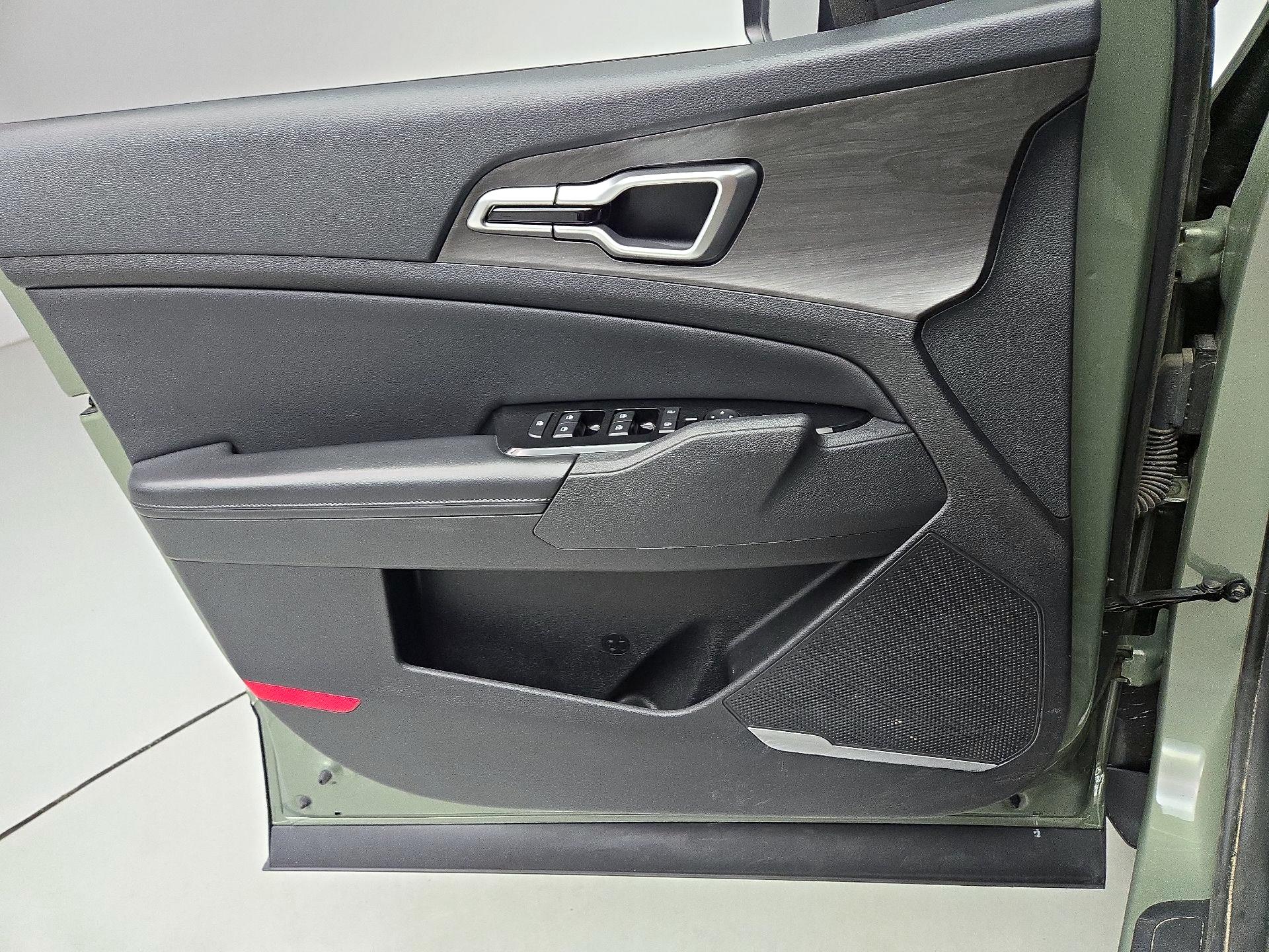 Thumbnail: 2023 Kia Sportage - 12