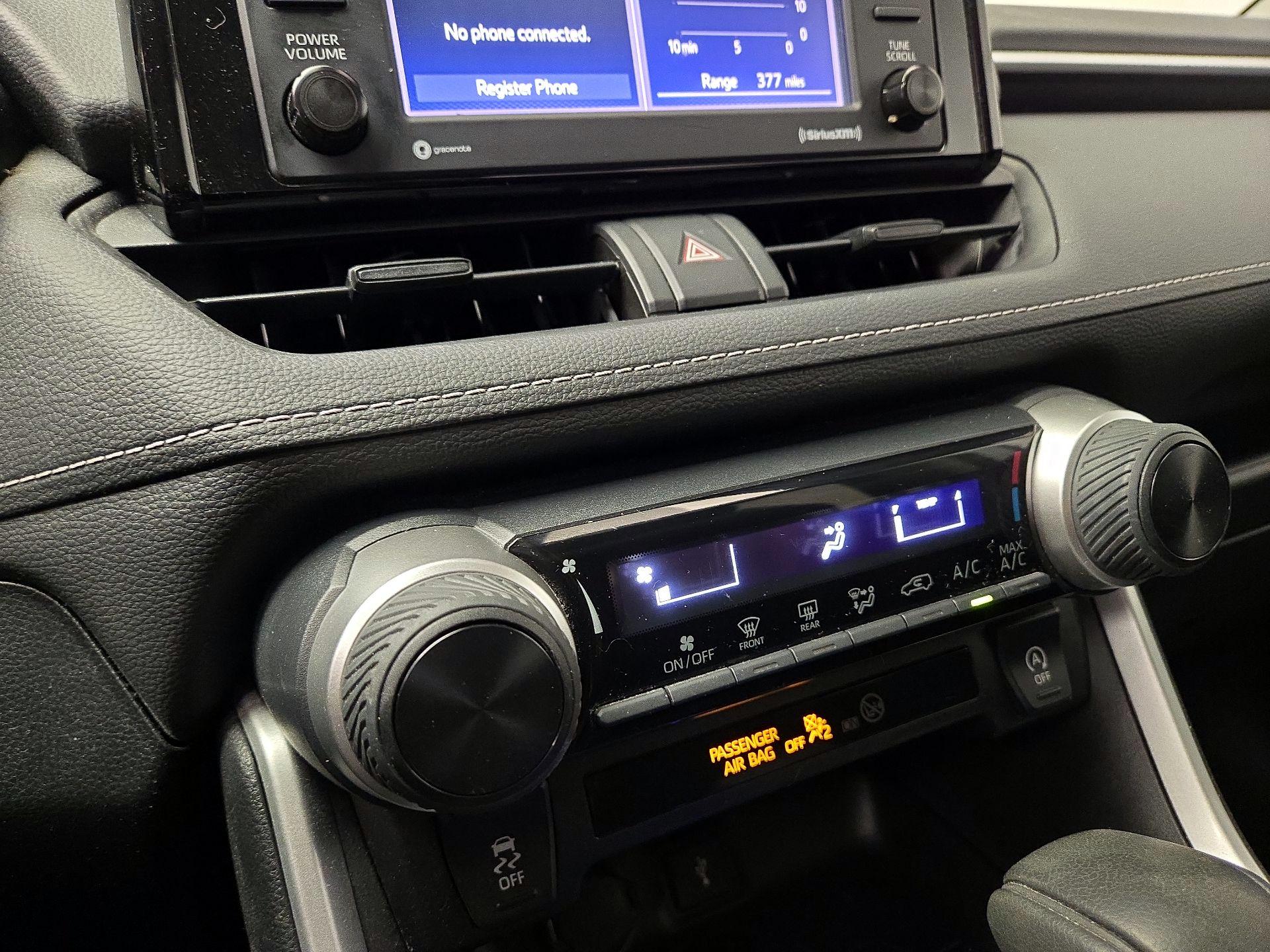 Thumbnail: 2021 Toyota RAV4 - 16