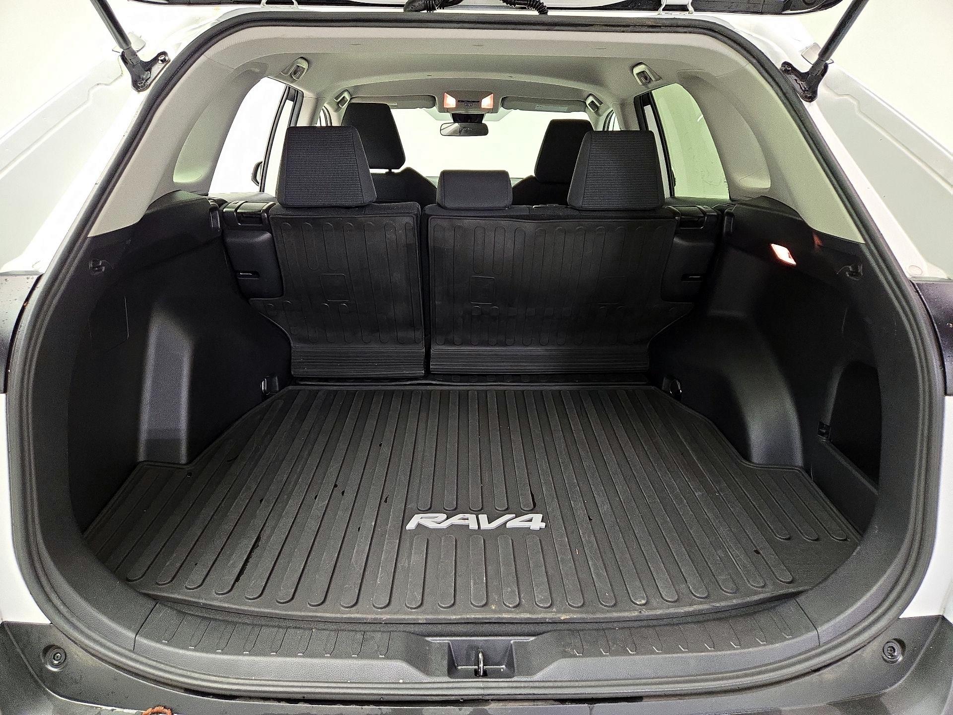 Thumbnail: 2021 Toyota RAV4 - 20