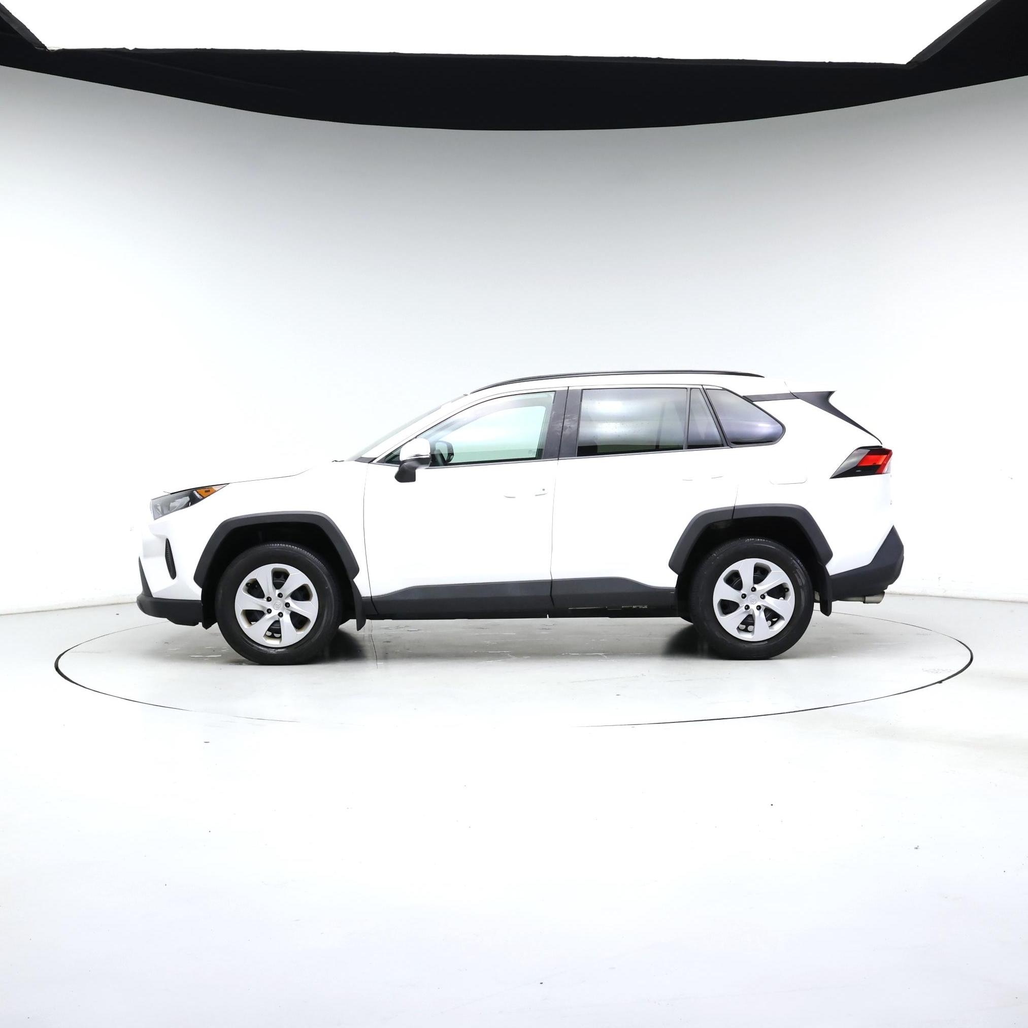 Thumbnail: 2021 Toyota RAV4 - 3