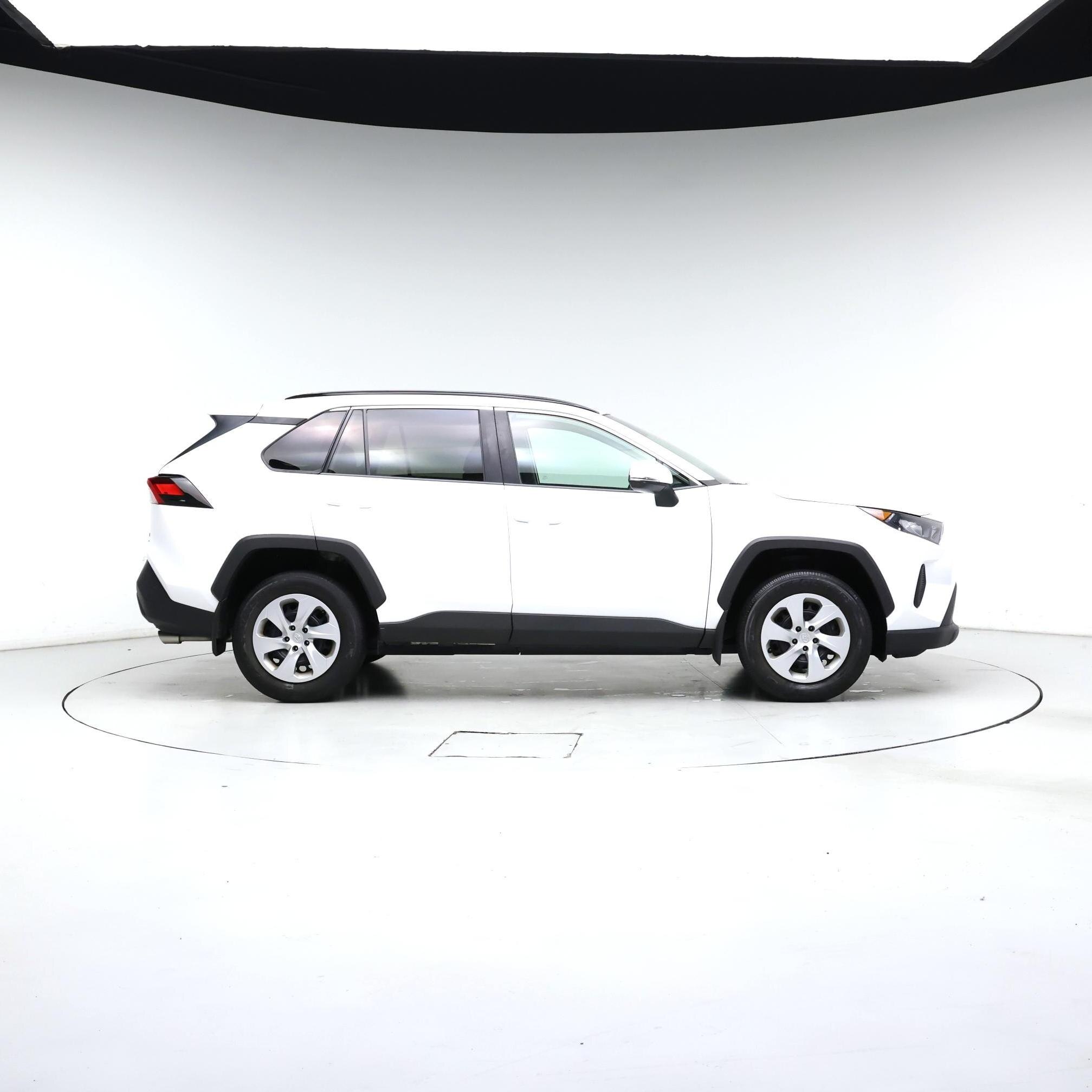 Thumbnail: 2021 Toyota RAV4 - 7