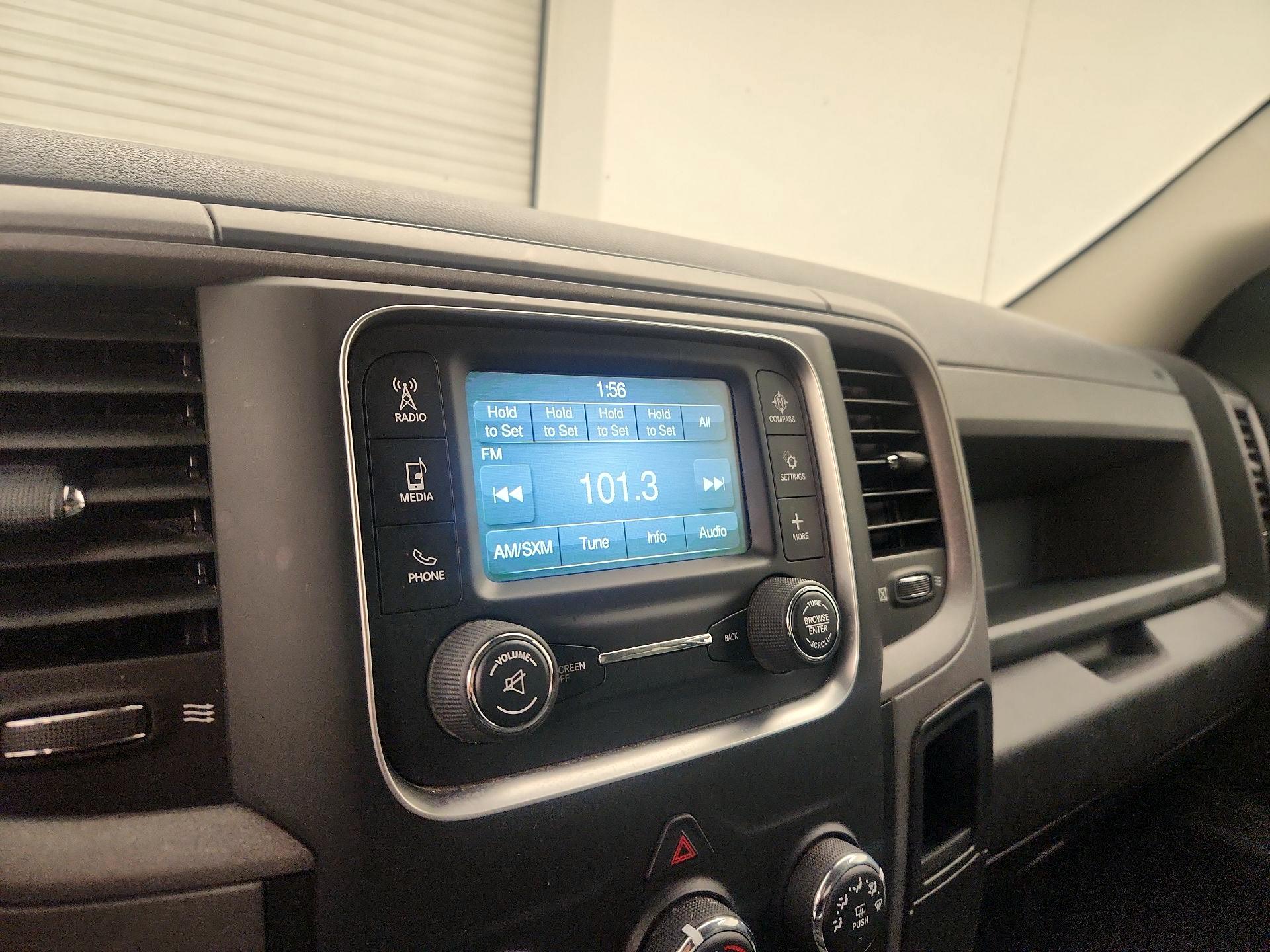 Thumbnail: 2019 RAM 1500 Classic - 16
