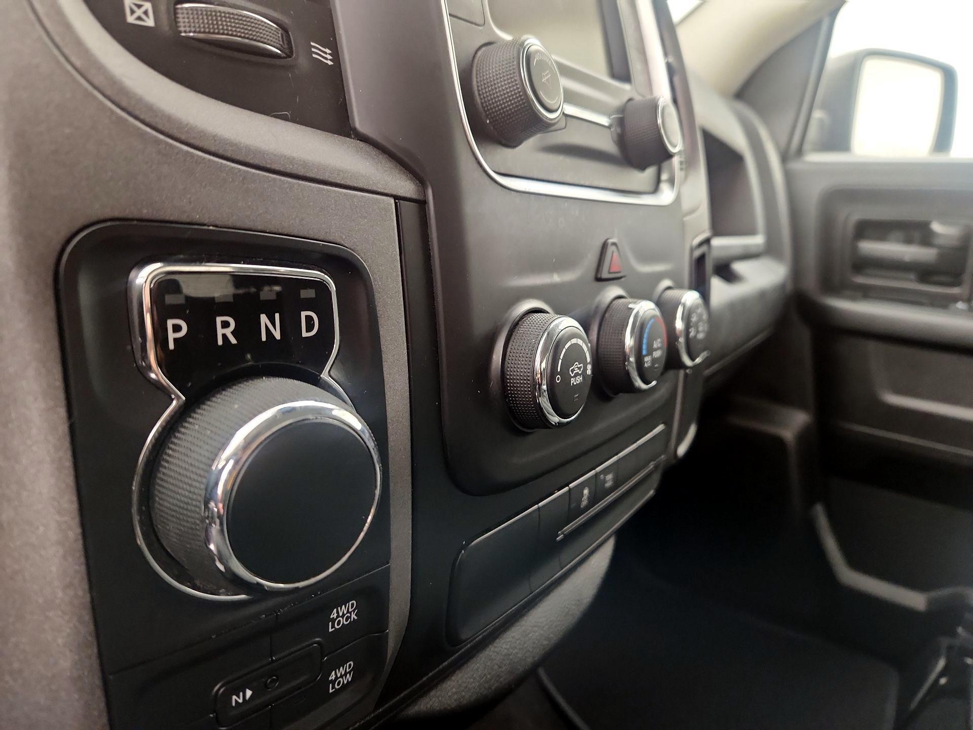 Thumbnail: 2019 RAM 1500 Classic - 18