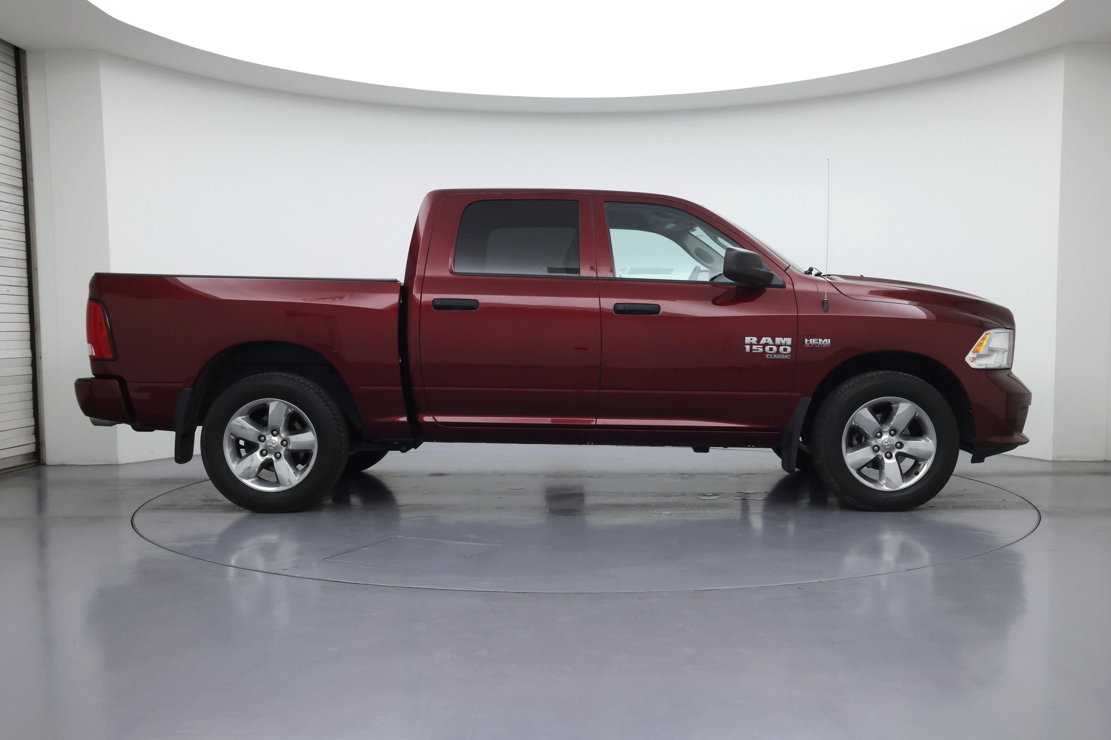 Thumbnail: 2019 RAM 1500 Classic - 7
