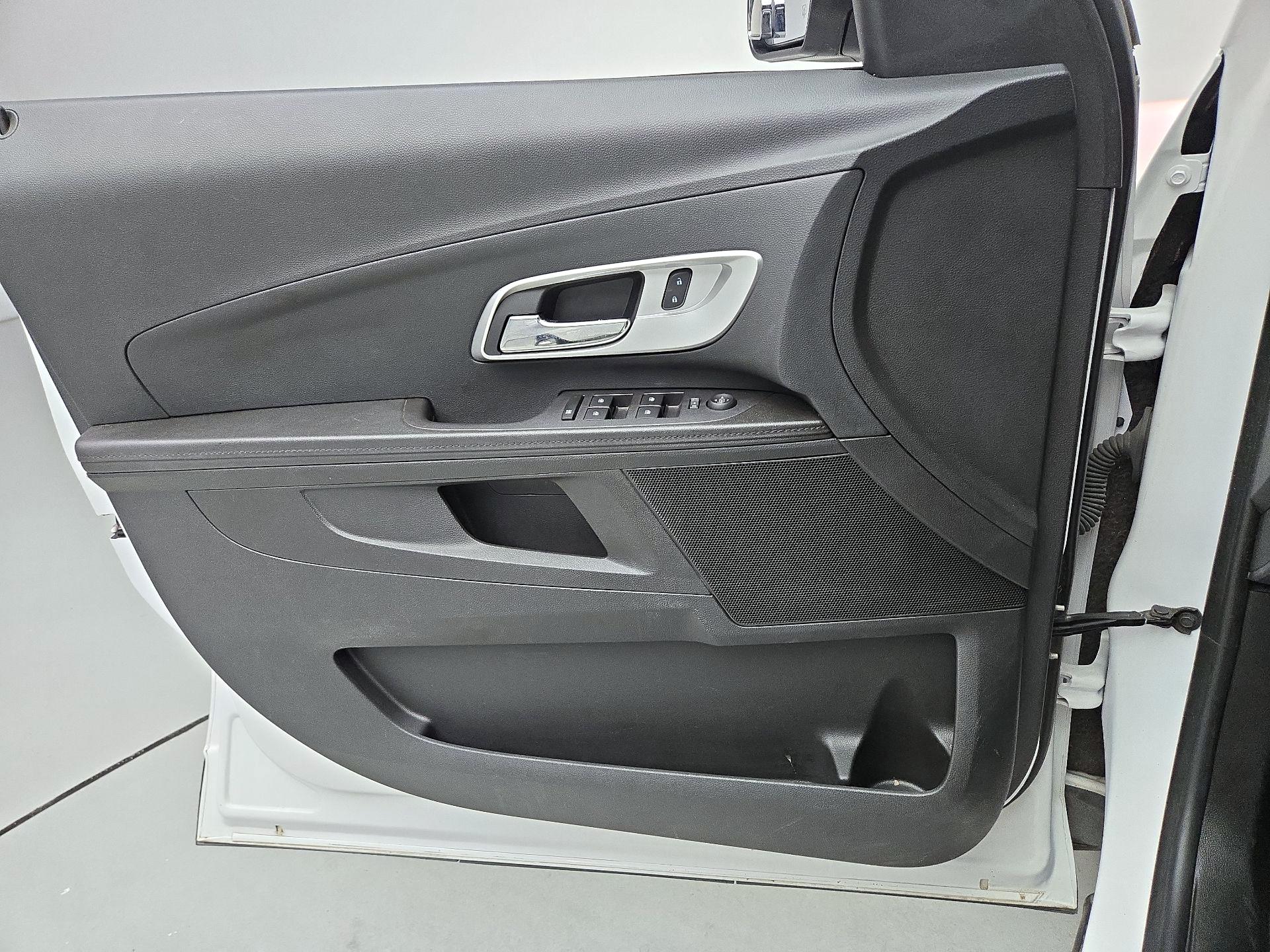 Thumbnail: 2016 Chevrolet Equinox - 12