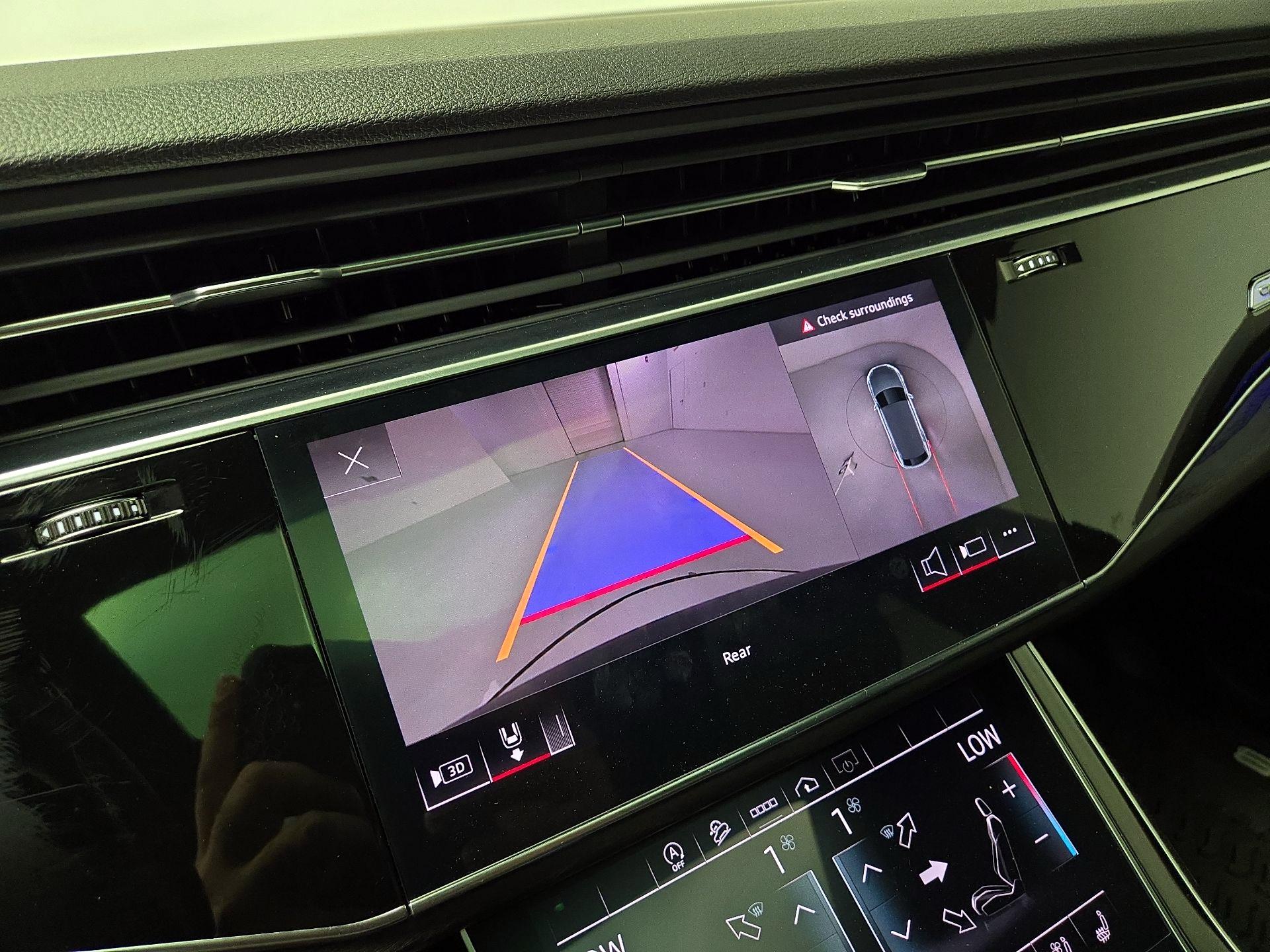 Thumbnail: 2021 Audi Q8 - 15