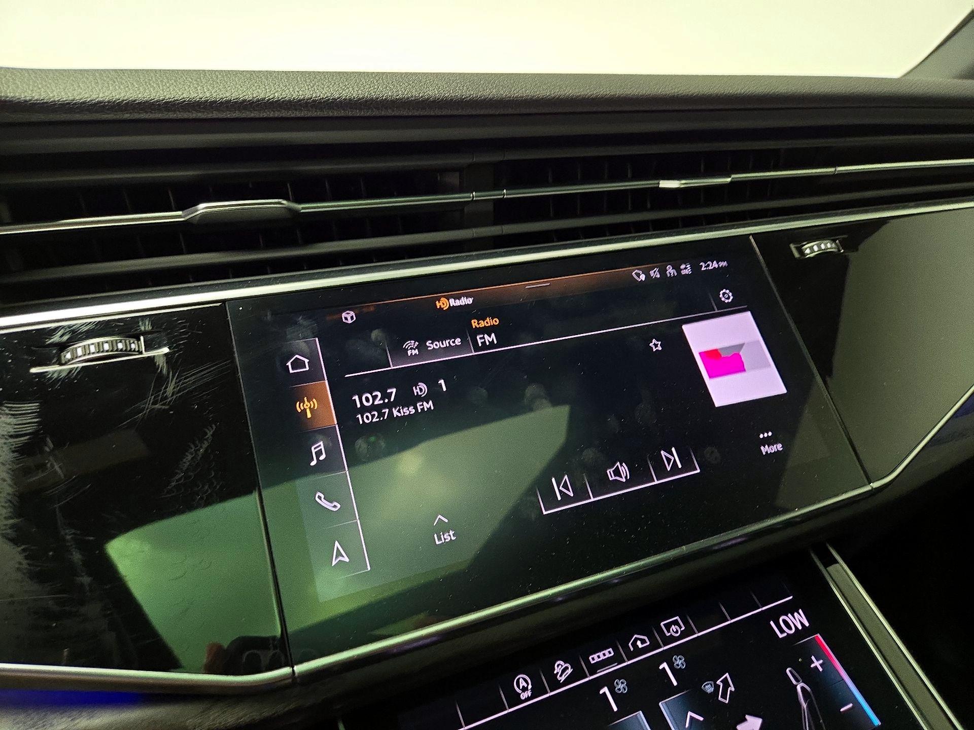 Thumbnail: 2021 Audi Q8 - 16