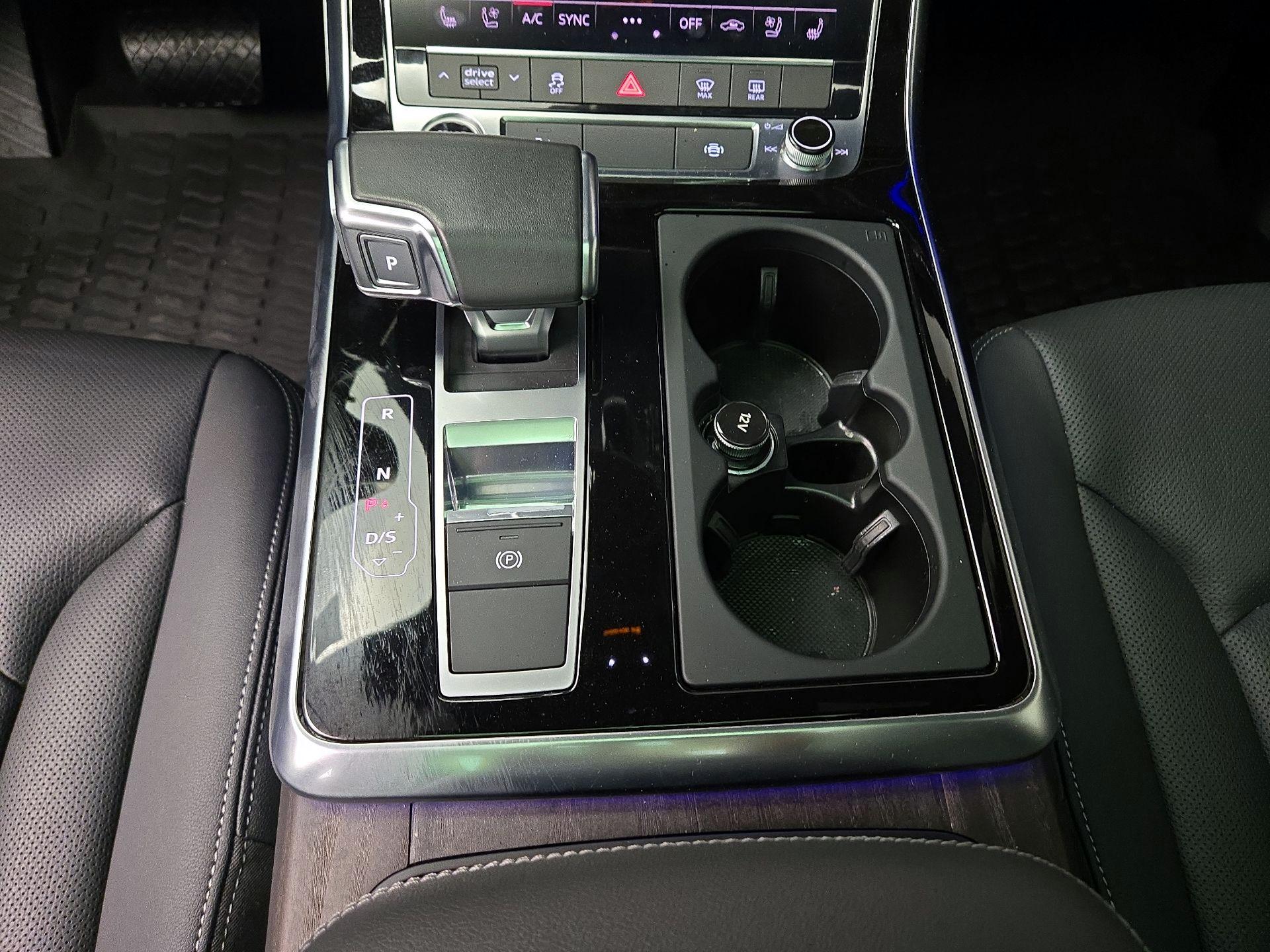 Thumbnail: 2021 Audi Q8 - 18