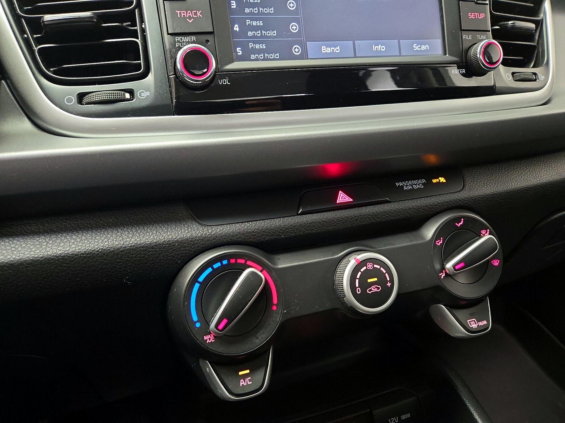 Thumbnail: 2020 Kia Rio - 16