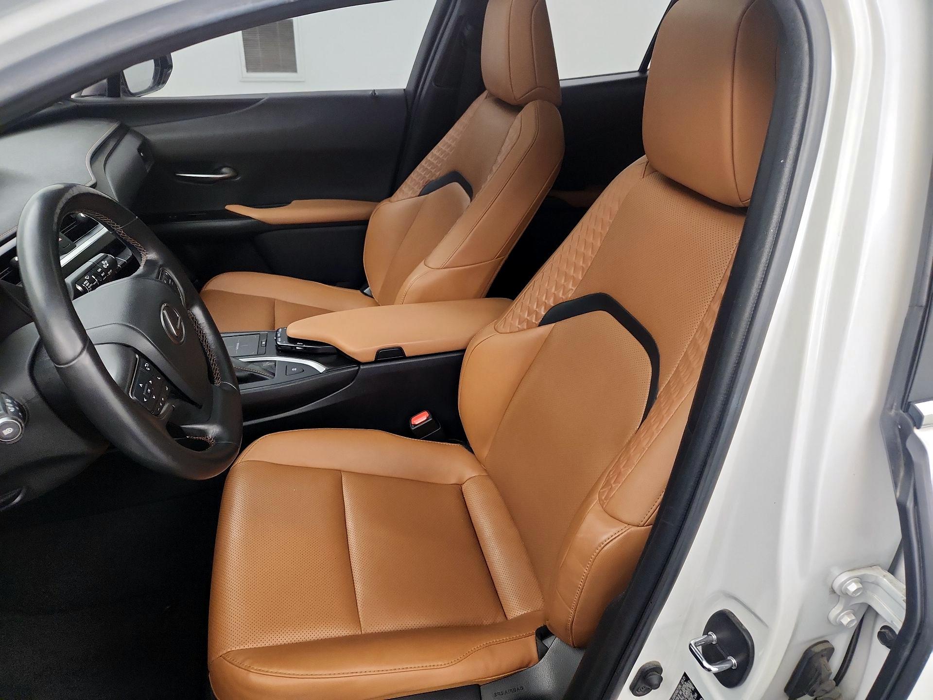 Thumbnail: 2021 Lexus UX - 11