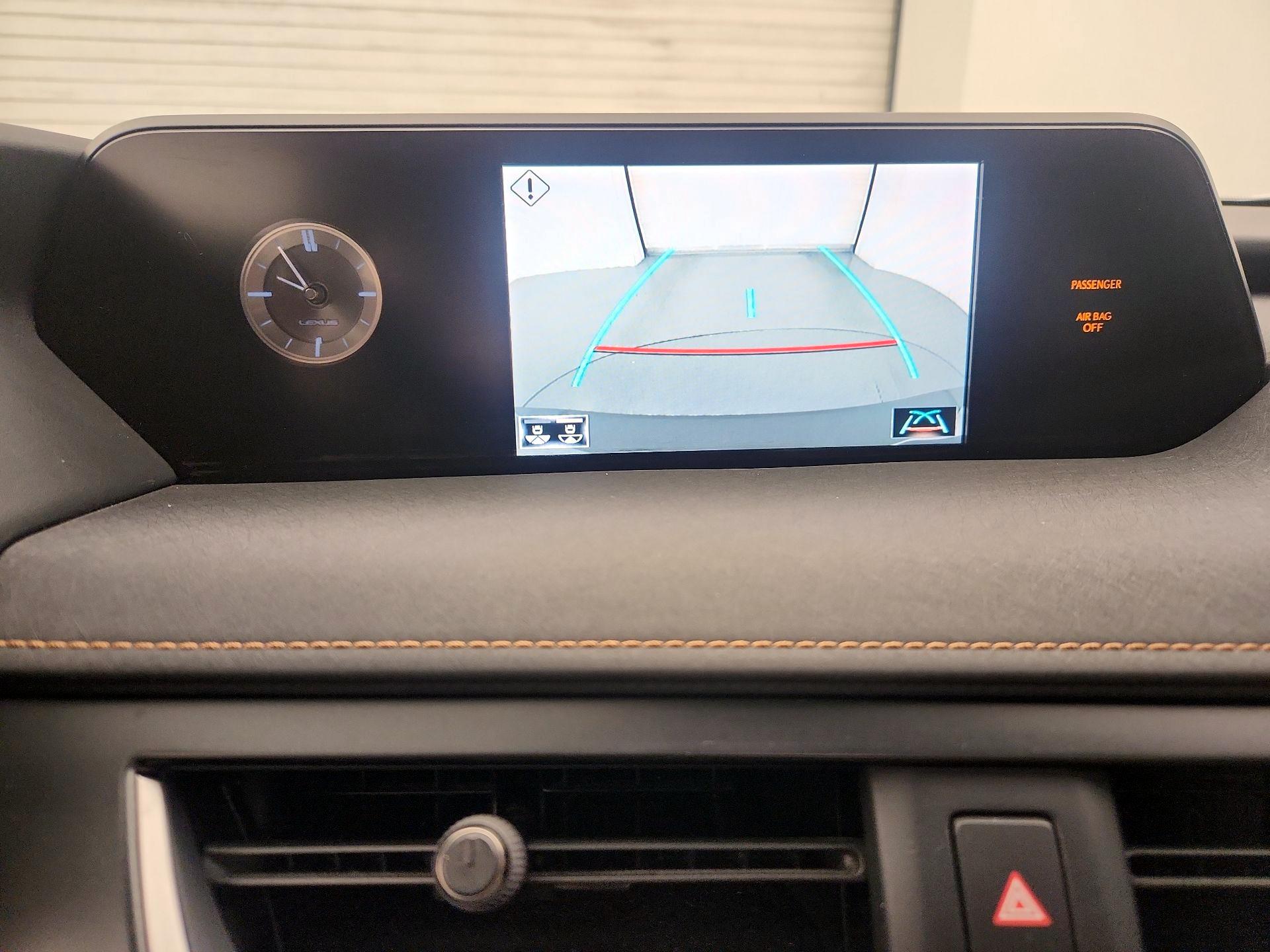 Thumbnail: 2021 Lexus UX - 14