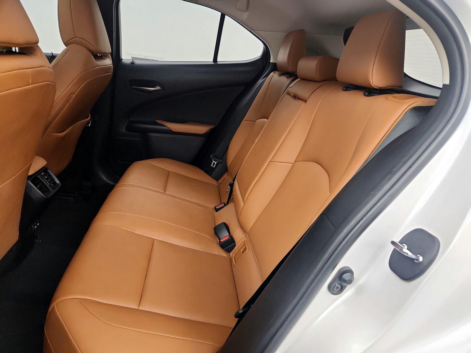 Thumbnail: 2021 Lexus UX - 20
